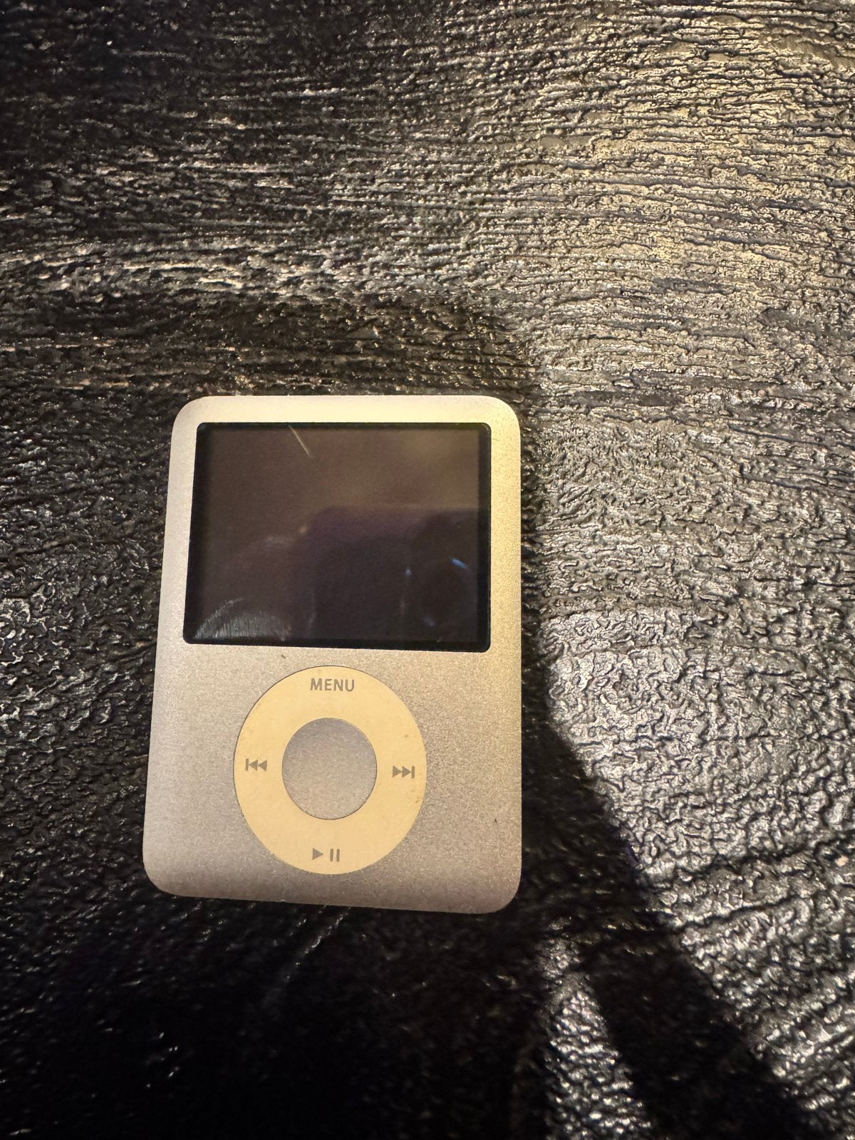Apple iPod Nano 4GB Zilver - Gebruikt zonder lader! (m2458286069) — Mp3 ...