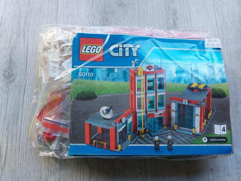 Lego 60110 brandweer kazerne, Lego, Ophalen of Verzenden, Compleet, Complete set