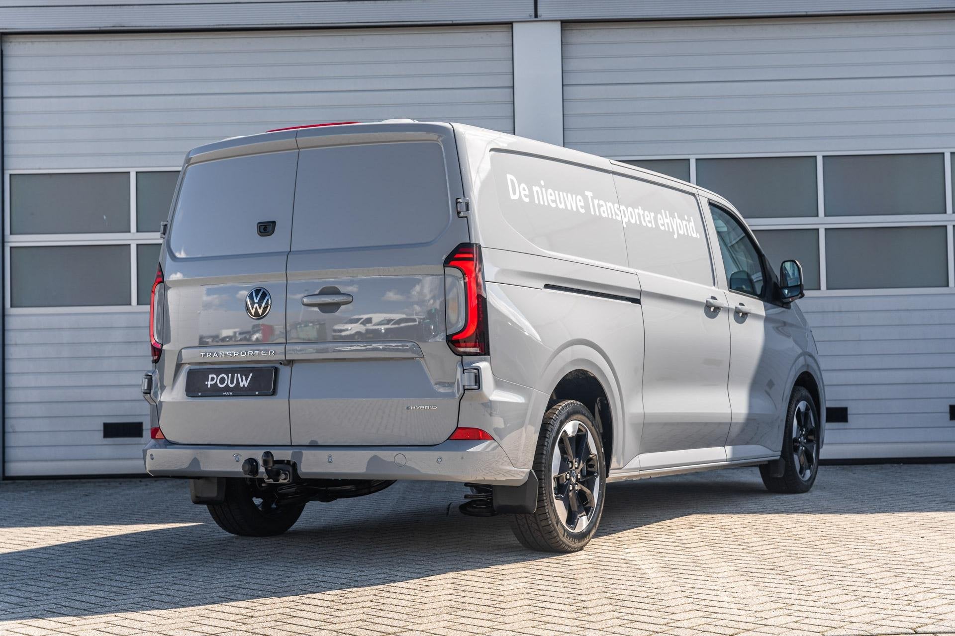 Volkswagen Transporter 2.5 eHybrid 233pk AUT L2H1 30 Bulli |, Auto's, Automaat, 12 maanden, Euro 6, 4 cilinders