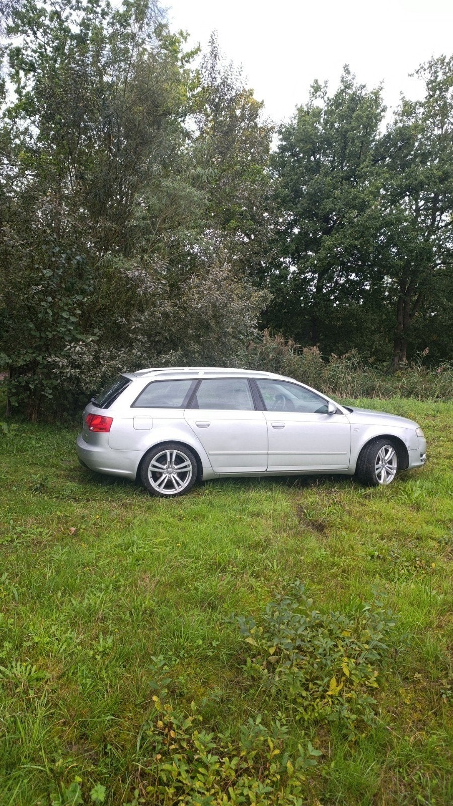Audi A4 2.0 96KW Avant 2005 Grijs, Auto's, Voorwielaandrijving, 730 kg, 4 cilinders, 1984 cc