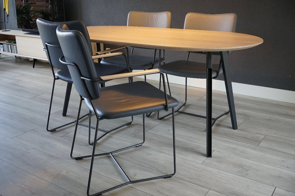 QLIV On Top eettafel, Huis en Inrichting, Modern, design, hout, staal, strak, Zo goed als nieuw, 150 tot 200 cm, Ovaal