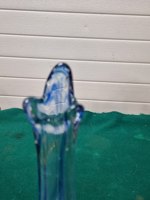 Vaasje blauw glas golvend, Ophalen of Verzenden