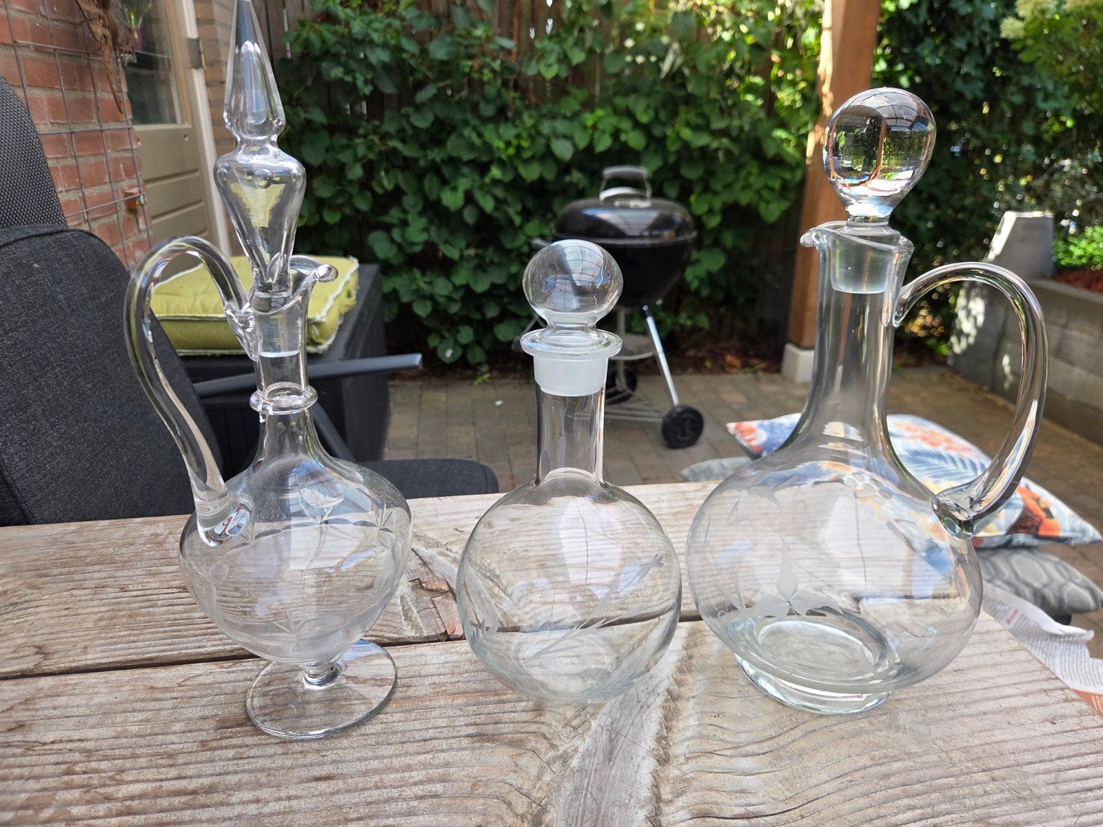 Set van 3 glazen karaffen met gravure, Ophalen