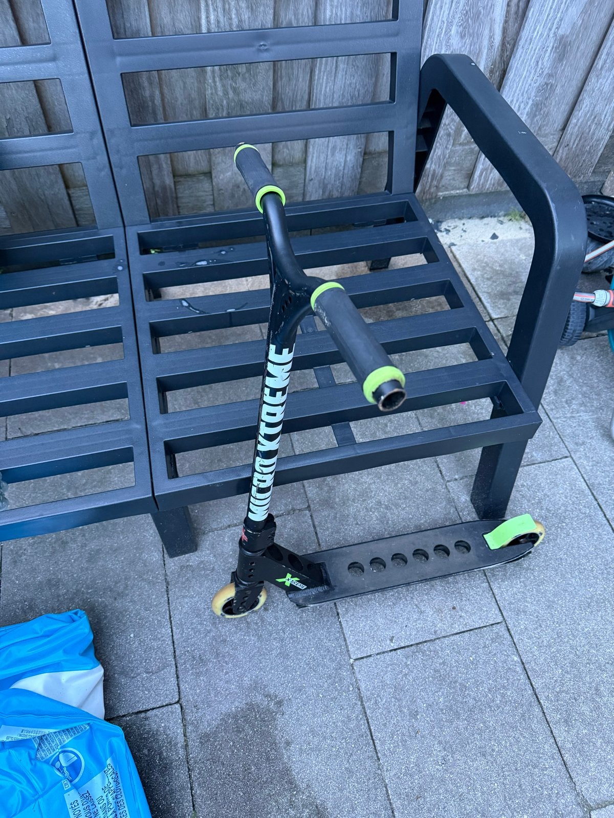 Micro Xtreme Stuntstep - Zwart/Neon Groen, Ophalen, Gebruikt, Gewone step
