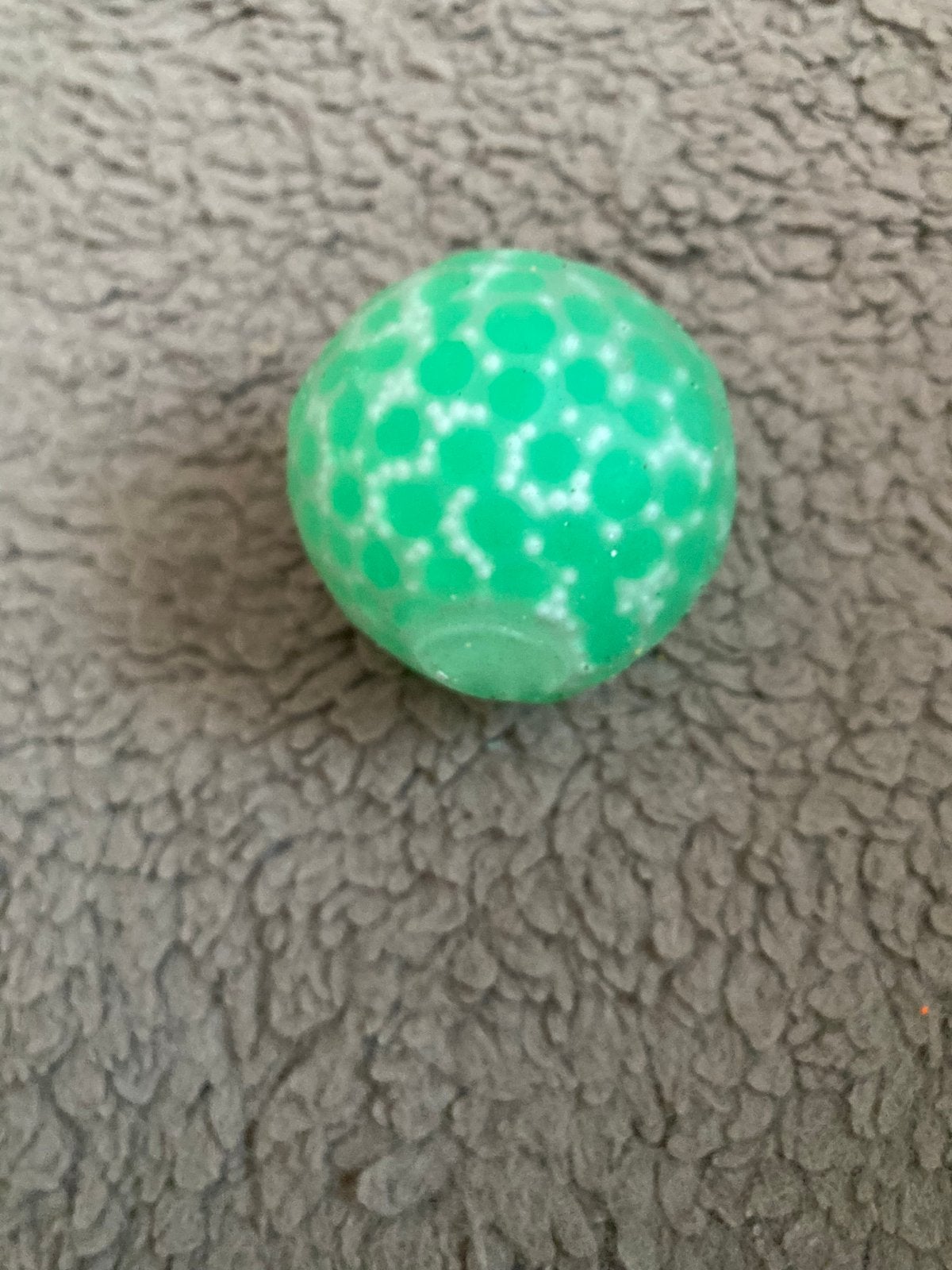 Groene stressbal met witte stippen, Ophalen, Gebruikt, Jongen of Meisje