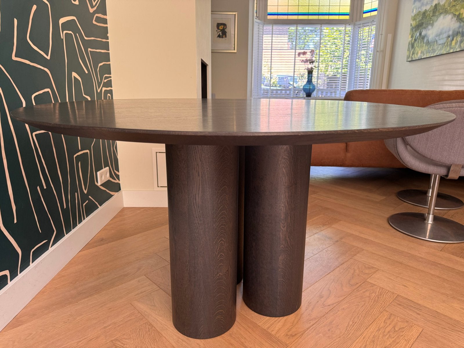 Kluskens donker rondeiken eettafel 1.30m, driepoot, z.g.a.n., Huis en Inrichting, Tafels | Eettafels, Ophalen, 100 tot 150 cm