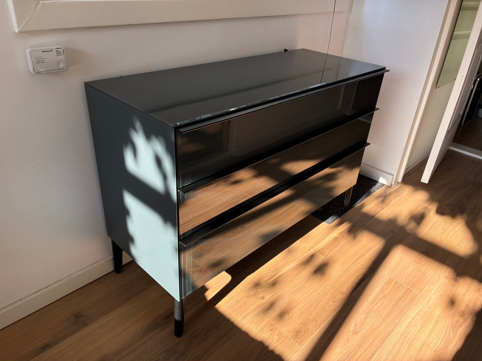 Moderne glazen ladekast, Ophalen, Minder dan 50 cm, Gebruikt, 100 tot 150 cm