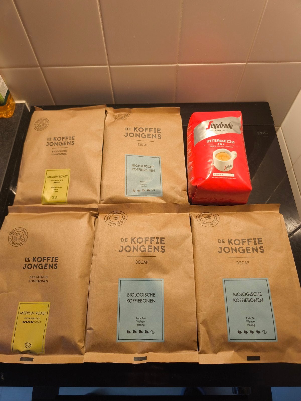 Koffiebonen nieuw de koffie jongens en segafredo, Ophalen of Verzenden, Nieuw, Koffiebonen