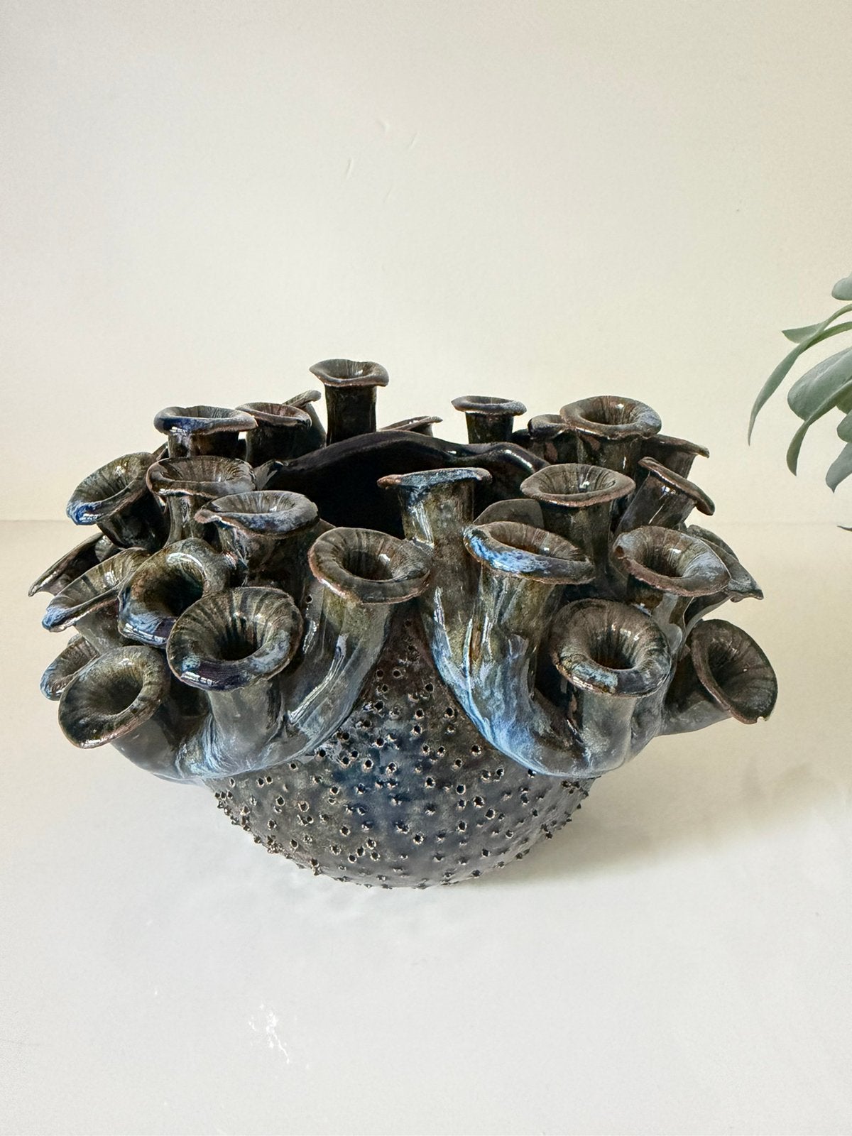 Koraal of zwammen vaas, Gebruikt, Handgemaakt, Blauw, Ophalen of Verzenden
