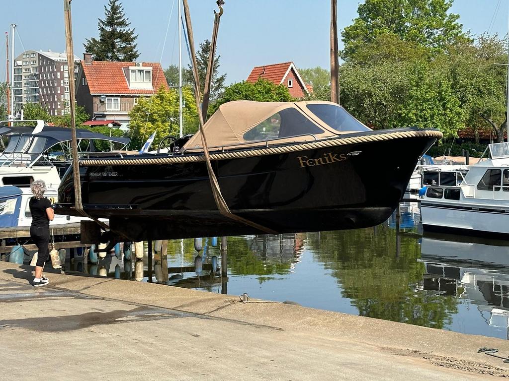 Primeur 700 tender, Watersport en Boten, Ophalen, Binnenboordmotor, Diesel, Zo goed als nieuw