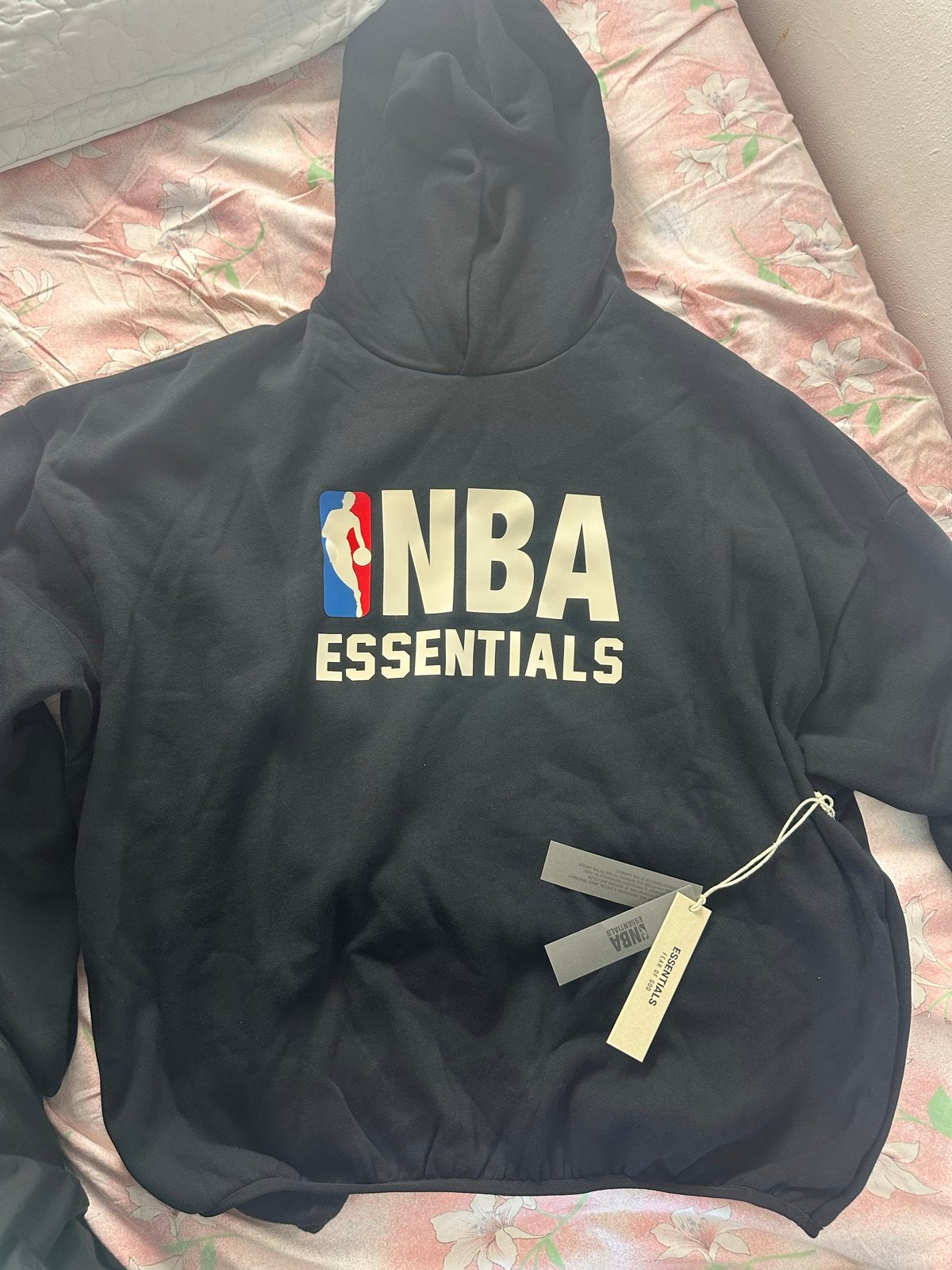 Fear of God Essentials NBA Hoodie Zwart - Maat XL, Ophalen of Verzenden, Nieuw, Maat 56/58 (XL), Zwart