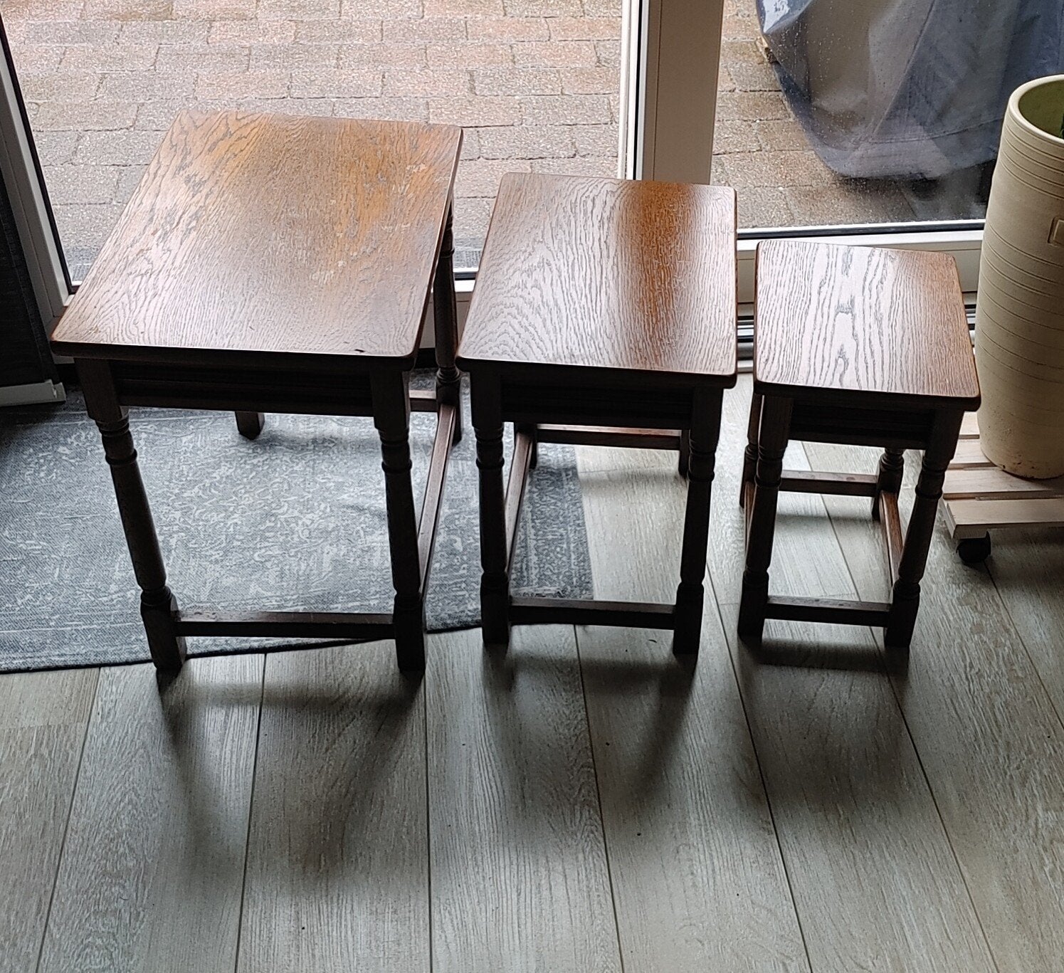 Set van 3 eikenhouten bijzettafels, nesttafels, Gebruikt, 55 tot 75 cm, Klassiek, Vintage, Rechthoekig
