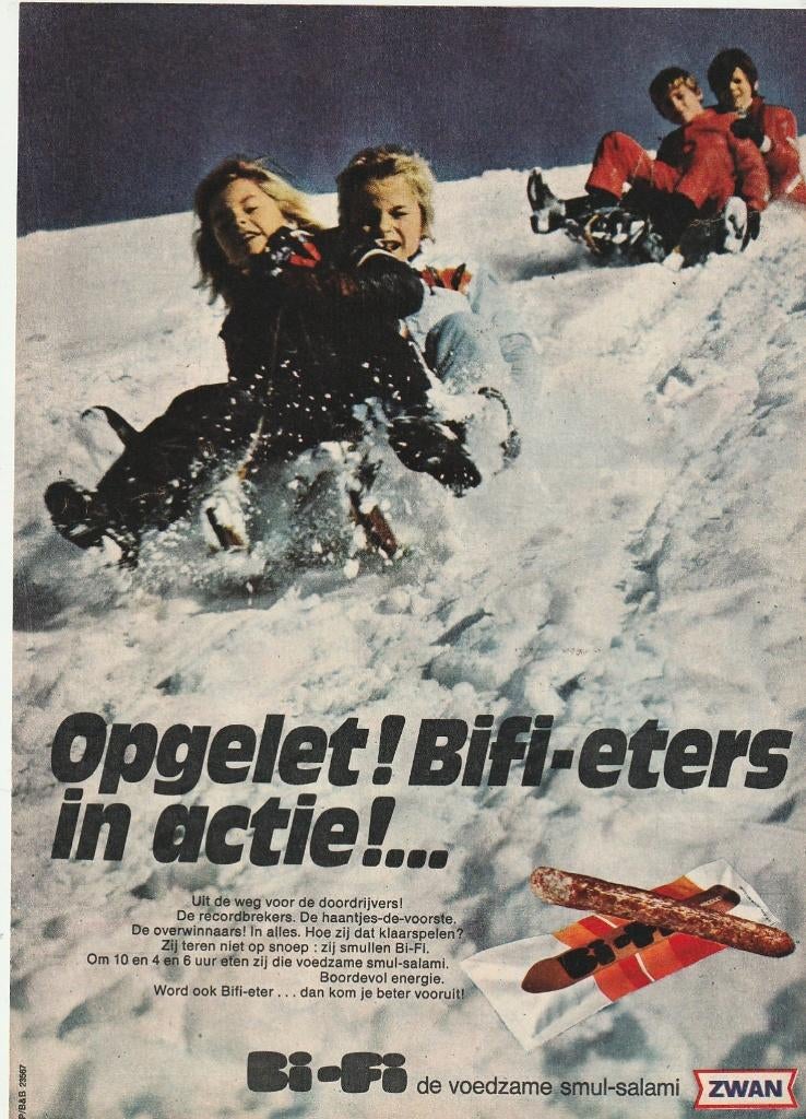 Retro reclame 1970 Bi-Fi worstjes kinderen sneeuw slee, Verzenden, Overige typen