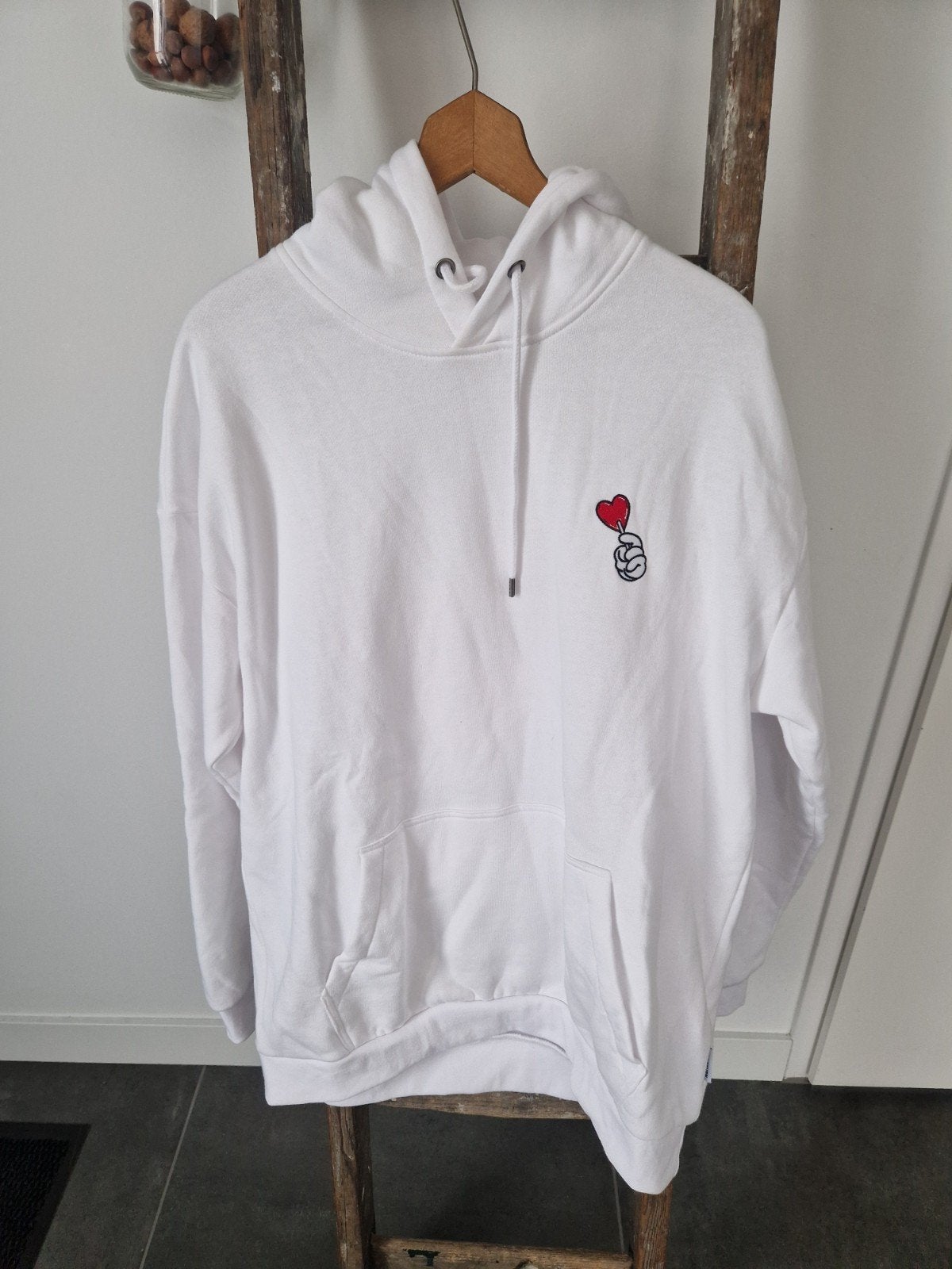 Nieuwe Yourturn hoodie met hartje - Maat L, Ophalen of Verzenden, Nieuw