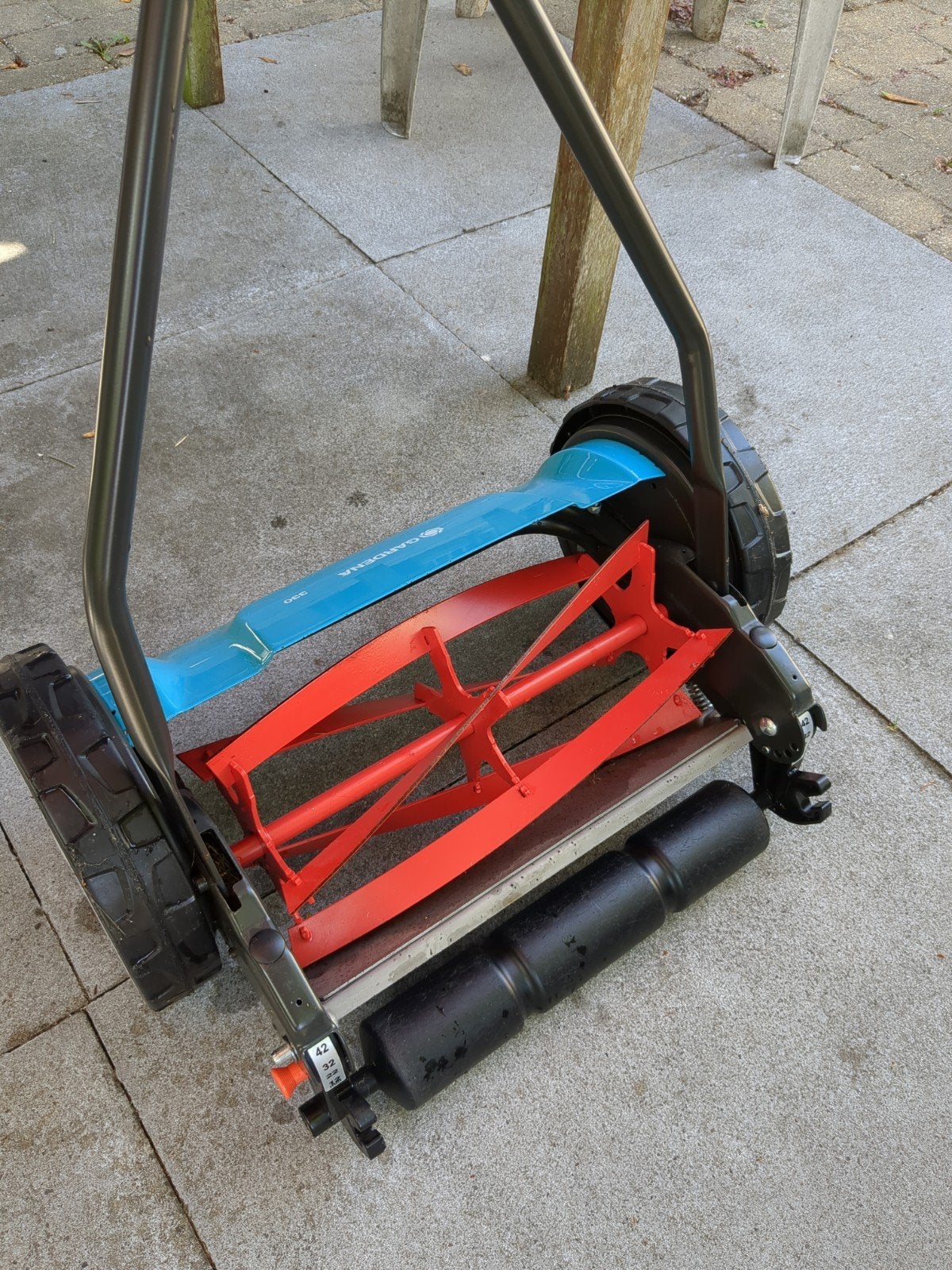 Gardena 330 handgrasmaaier, Tuin en Terras, Ophalen, Handgrasmaaier, Zo goed als nieuw, 30 t/m 39 cm