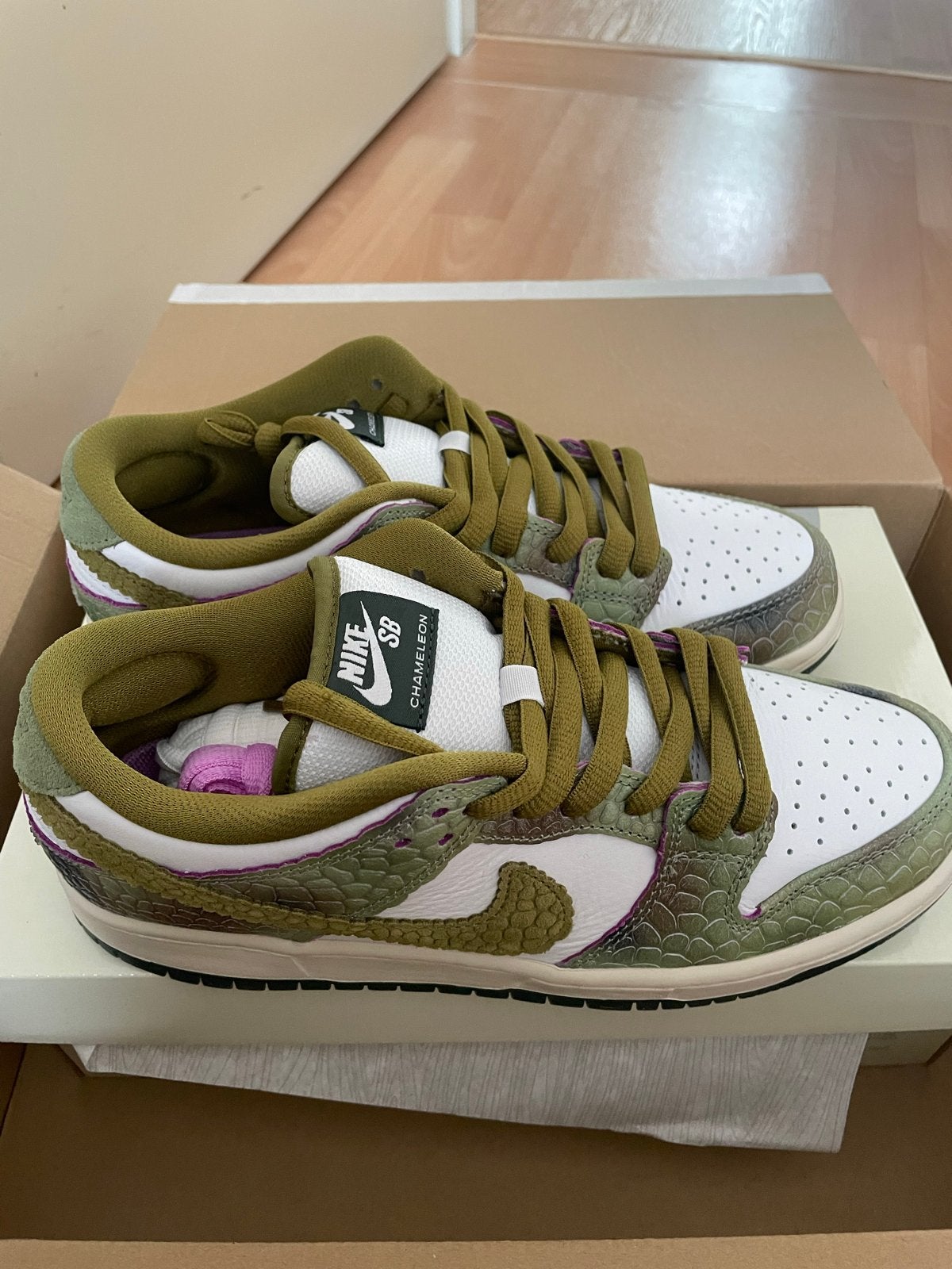 Nike SB Dunk Low Pro 'Chameleon' - Maat 40.5, Ophalen of Verzenden, Nieuw, Groen, Sneakers of Gympen