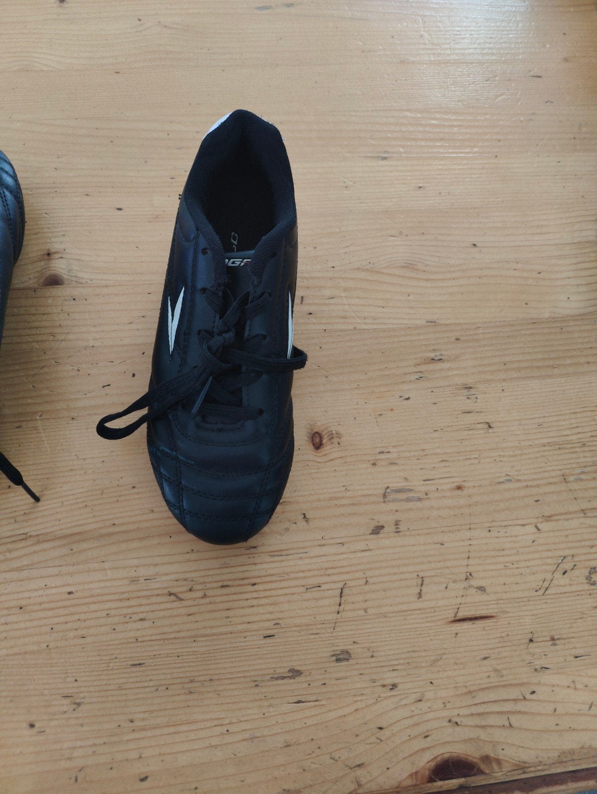 Voetbalschoenen zwart - Maat 36, Sport en Fitness, Voetbal, Gebruikt, Maat XS of kleiner, Schoenen, Ophalen of Verzenden