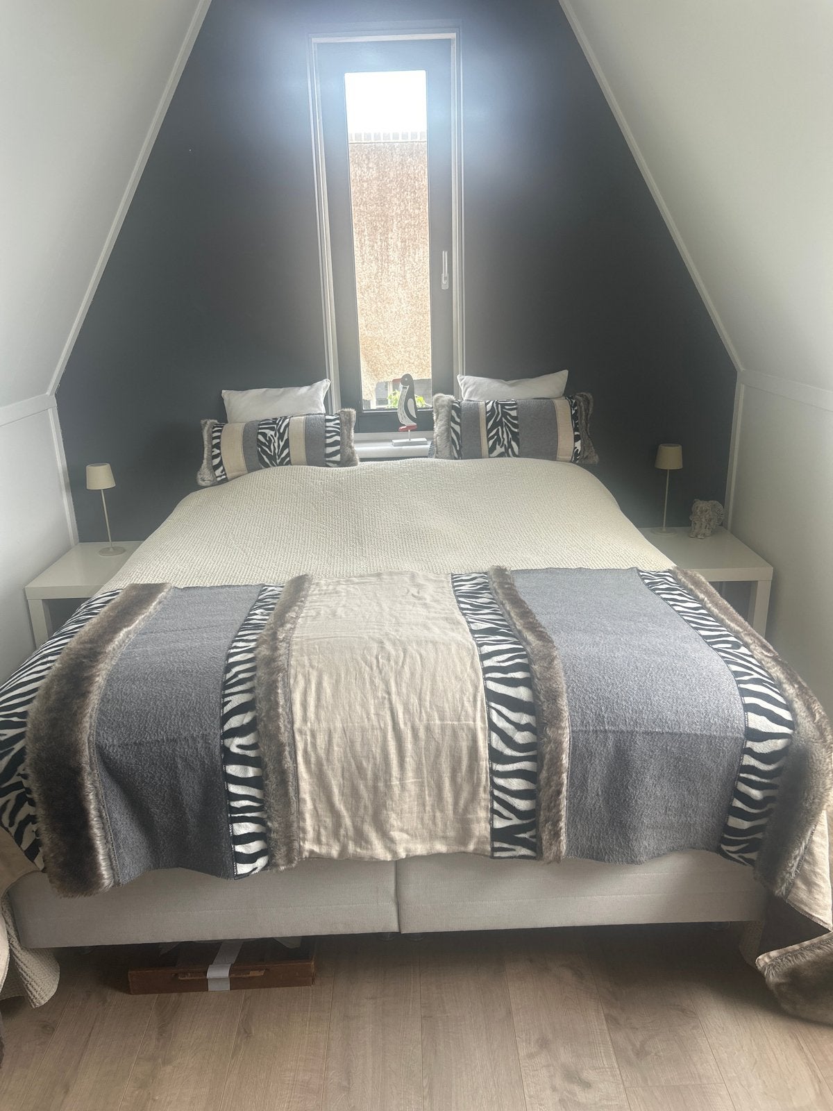 SECONDAVITA voetensprei met 2 kussens, Huis en Inrichting, Overige merken, Meerkleurig, Met print, Ophalen of Verzenden