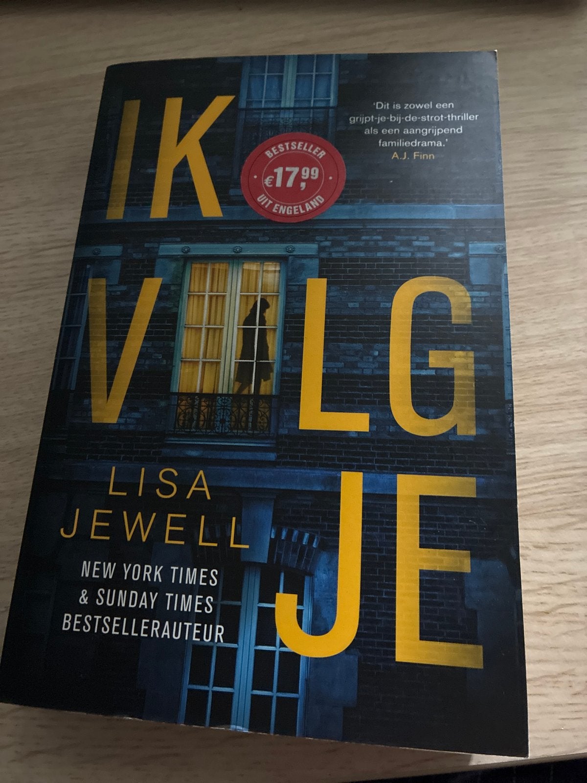 Ik volg je - Lisa Jewell (Thriller), Ophalen of Verzenden, Zo goed als nieuw, Europa overig