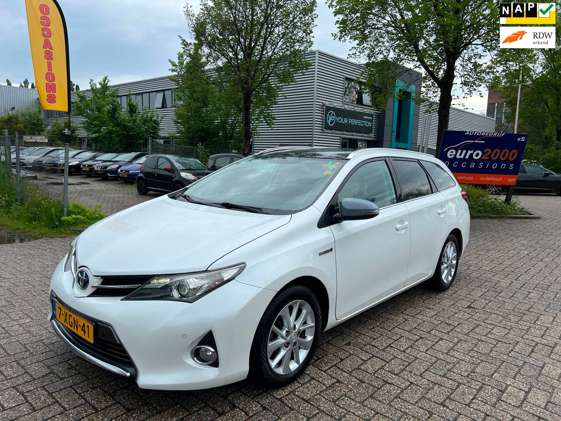 Toyota Auris Touring Sports 1.8 Hybrid Lease - PANORAMA !, Auto's, Euro 5, Gebruikt, Wit, Origineel Nederlands