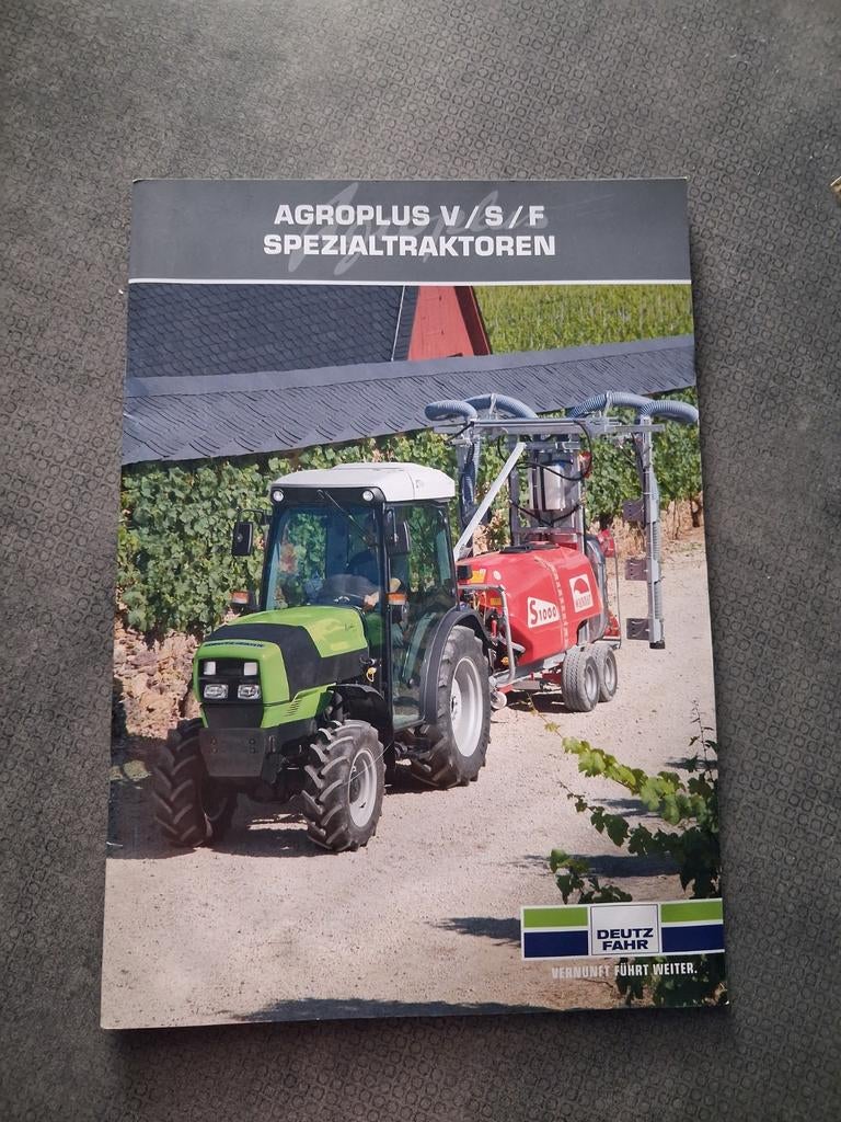 Deutz folder agrolux v/s/f spezialtraktoren, Ophalen of Verzenden, Zo goed als nieuw, Tractor en Landbouw