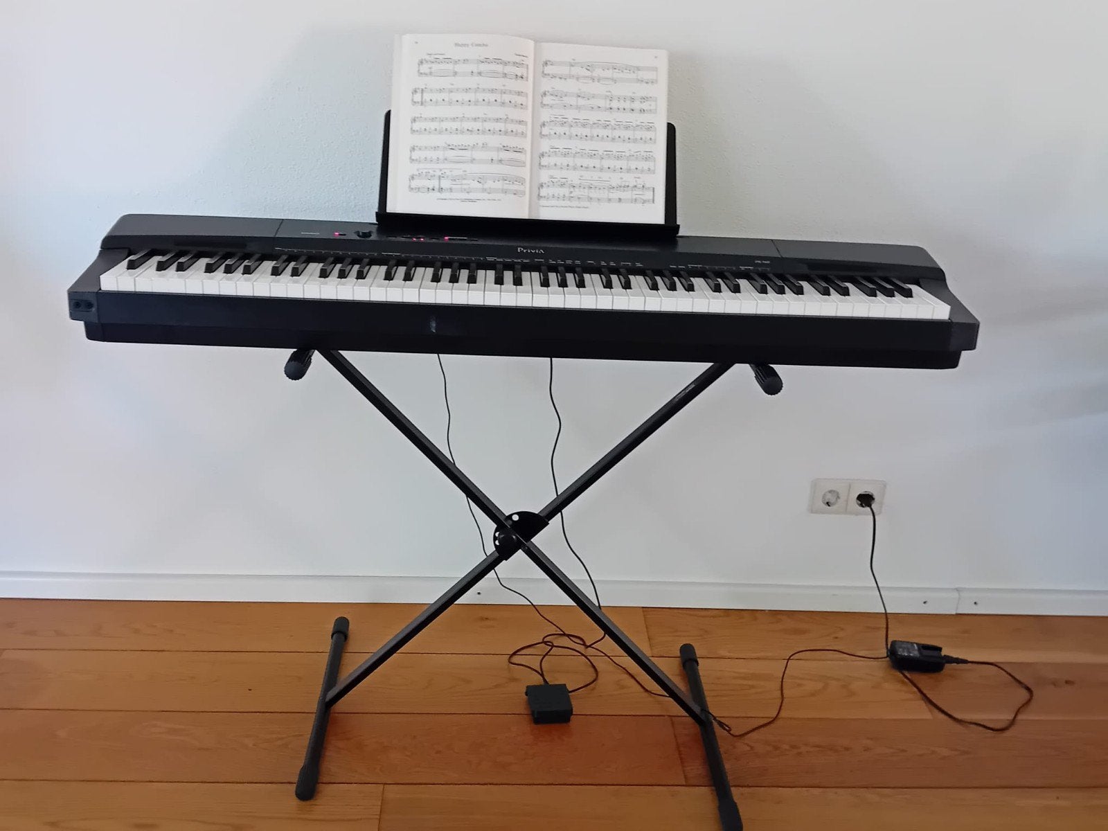 Casio Privia PX-160BK Digitale Piano met Standaard, Muziek en Instrumenten, Ophalen, Casio, Gebruikt, 88 toetsen