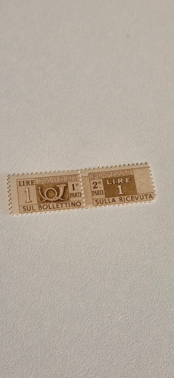 Zeldzame Italiaanse postzegel - 1 Lira Pacchi en 2 Lira Post, Ophalen of Verzenden, Postfris
