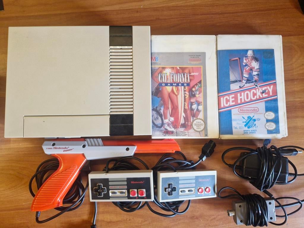 Nintendo nes, Spelcomputers en Games, Spelcomputers | Nintendo NES, Ophalen of Verzenden, Gebruikt, Met 2 controllers