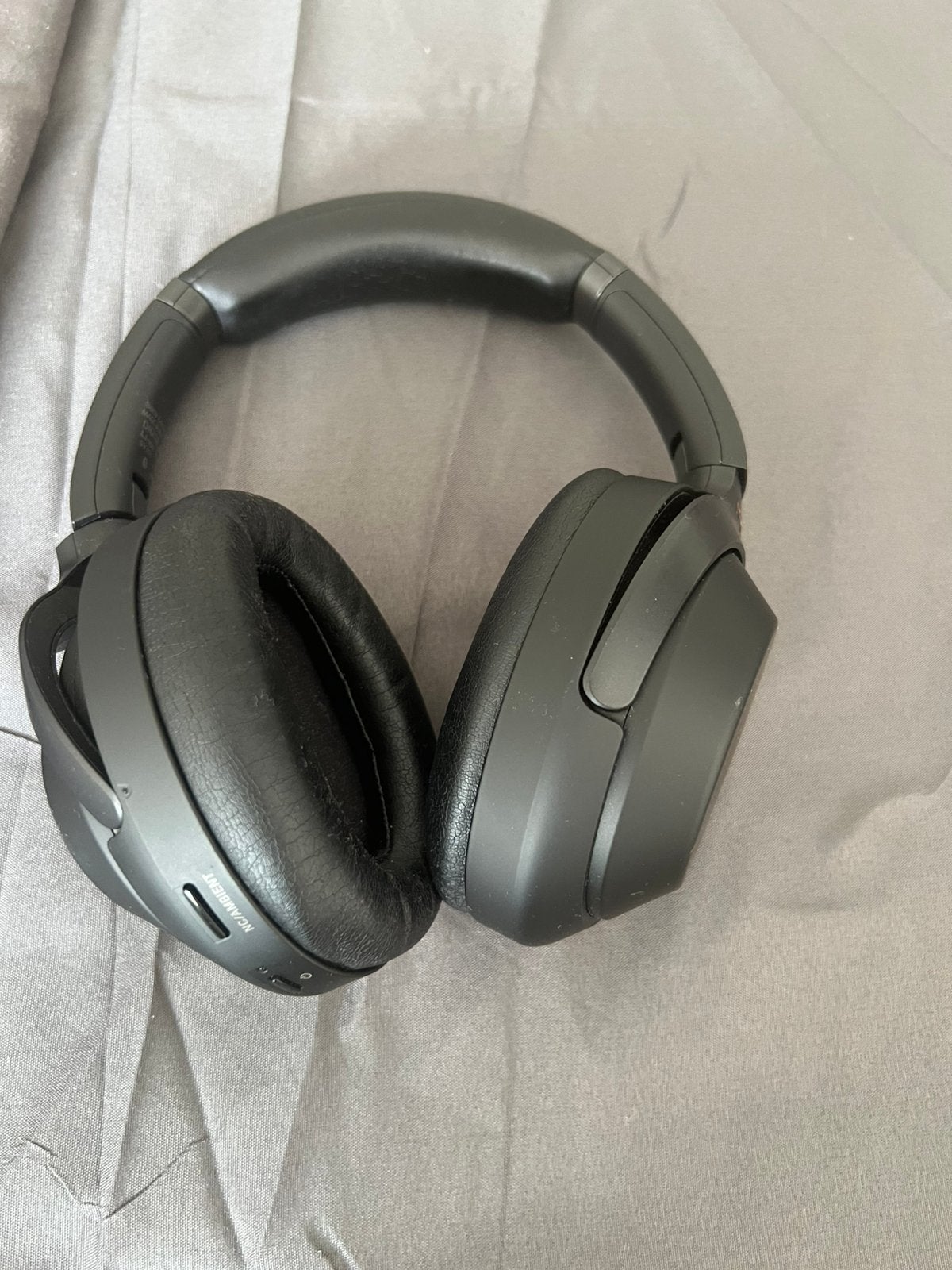 Sony koptelefoon in super conditie,bleutooth en noise cance