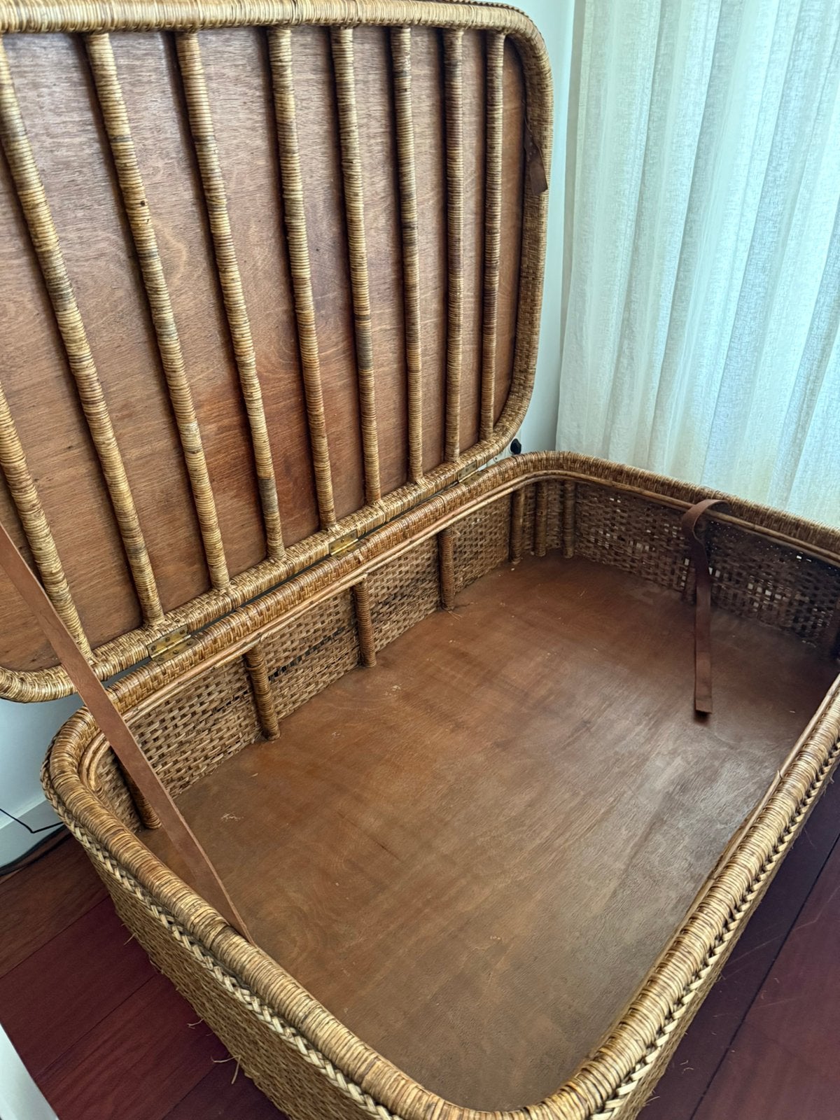 Grote Birma rieten mand/.  salon tafel , opbergruimte 👌, Ophalen