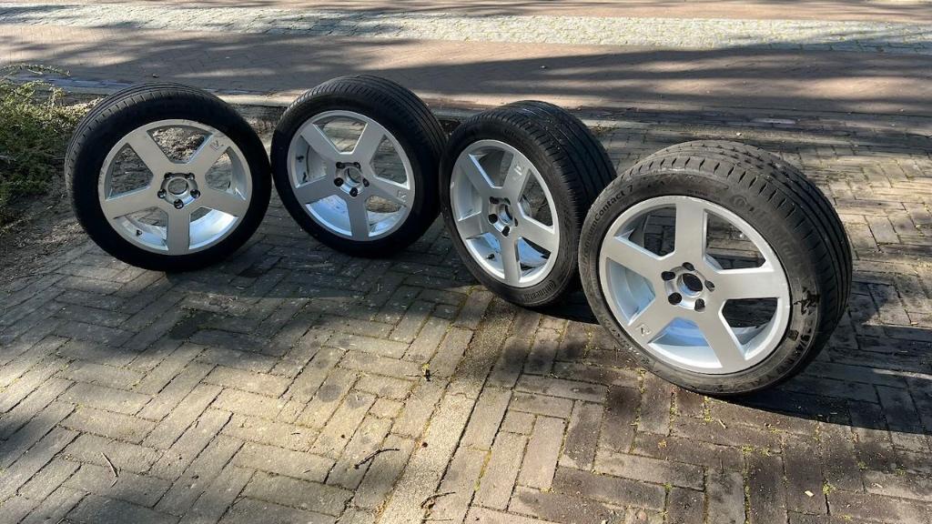 Volvo V70 velgen met zomerbanden (Continental), Auto-onderdelen, Banden en Velgen, Ophalen, Gebruikt, Banden en Velgen, 17 inch