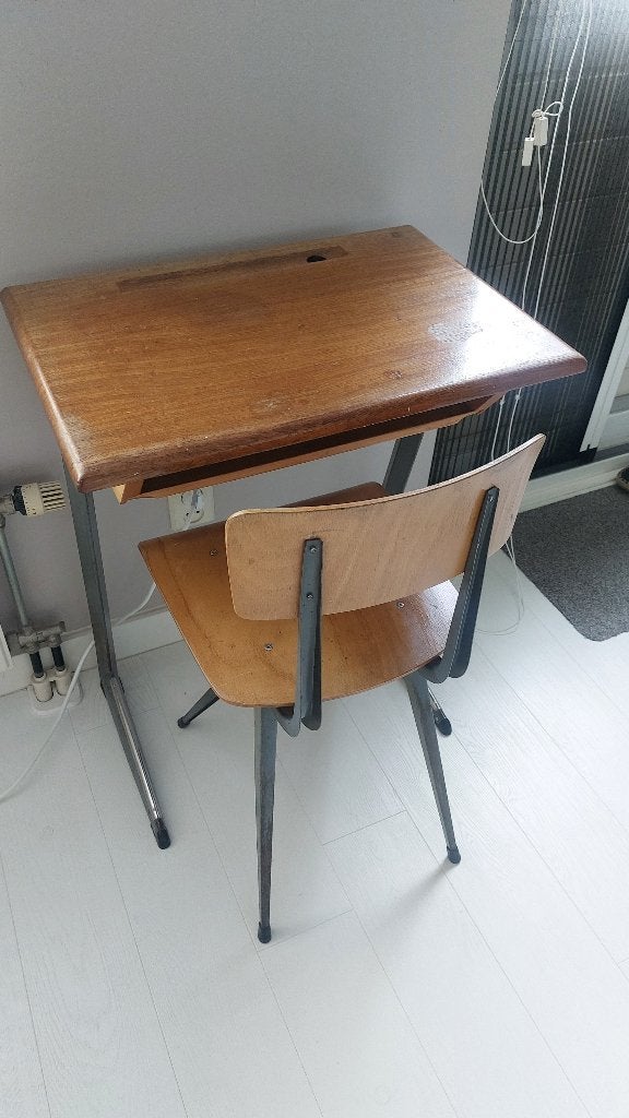 Mooi vintage schoolbankje met bijpassende stoel., Ophalen
