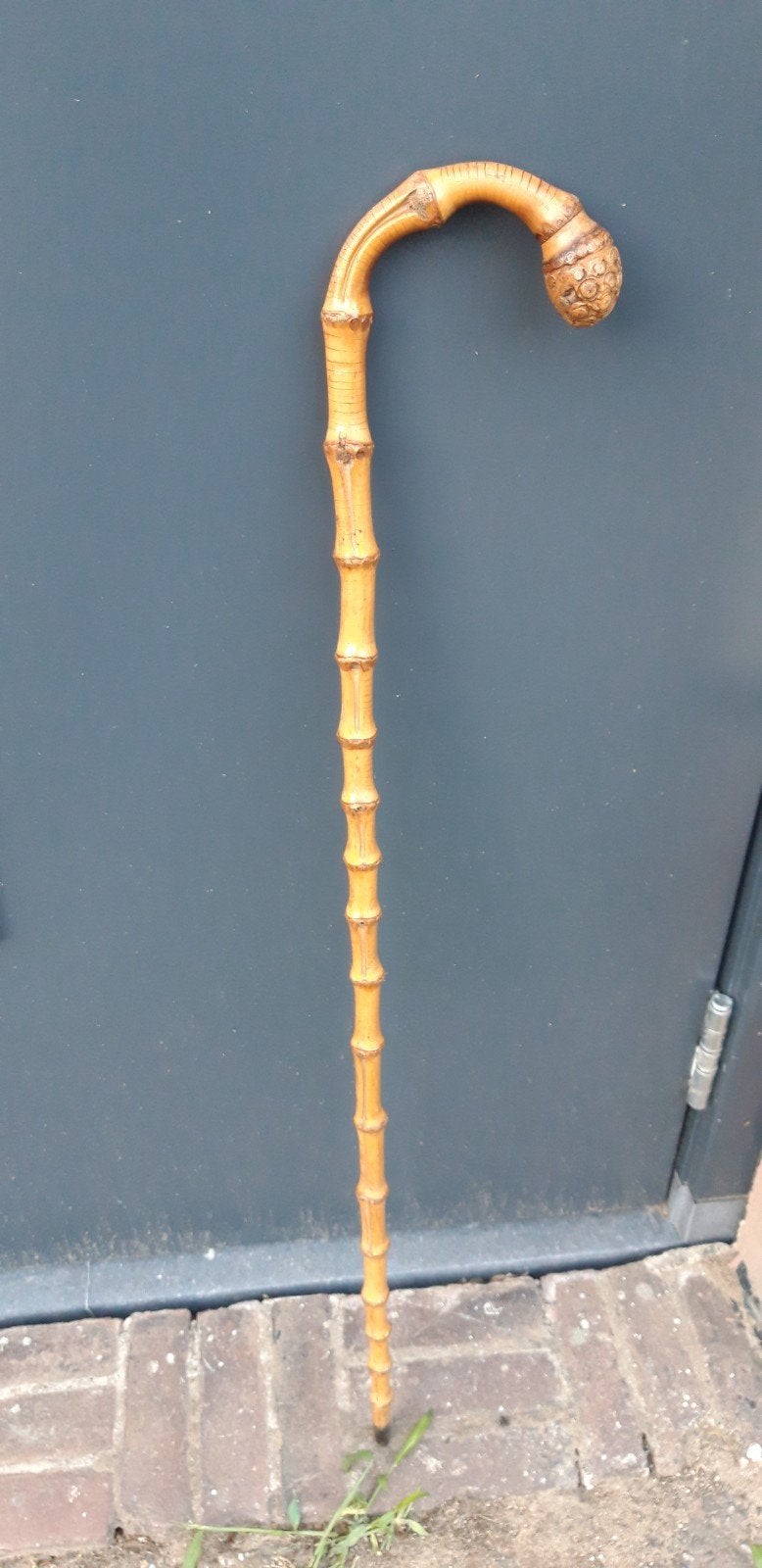 Antieke bamboe wandelstok met versierde knop, Diversen, Wandelstokken, Ophalen of Verzenden, Gebruikt
