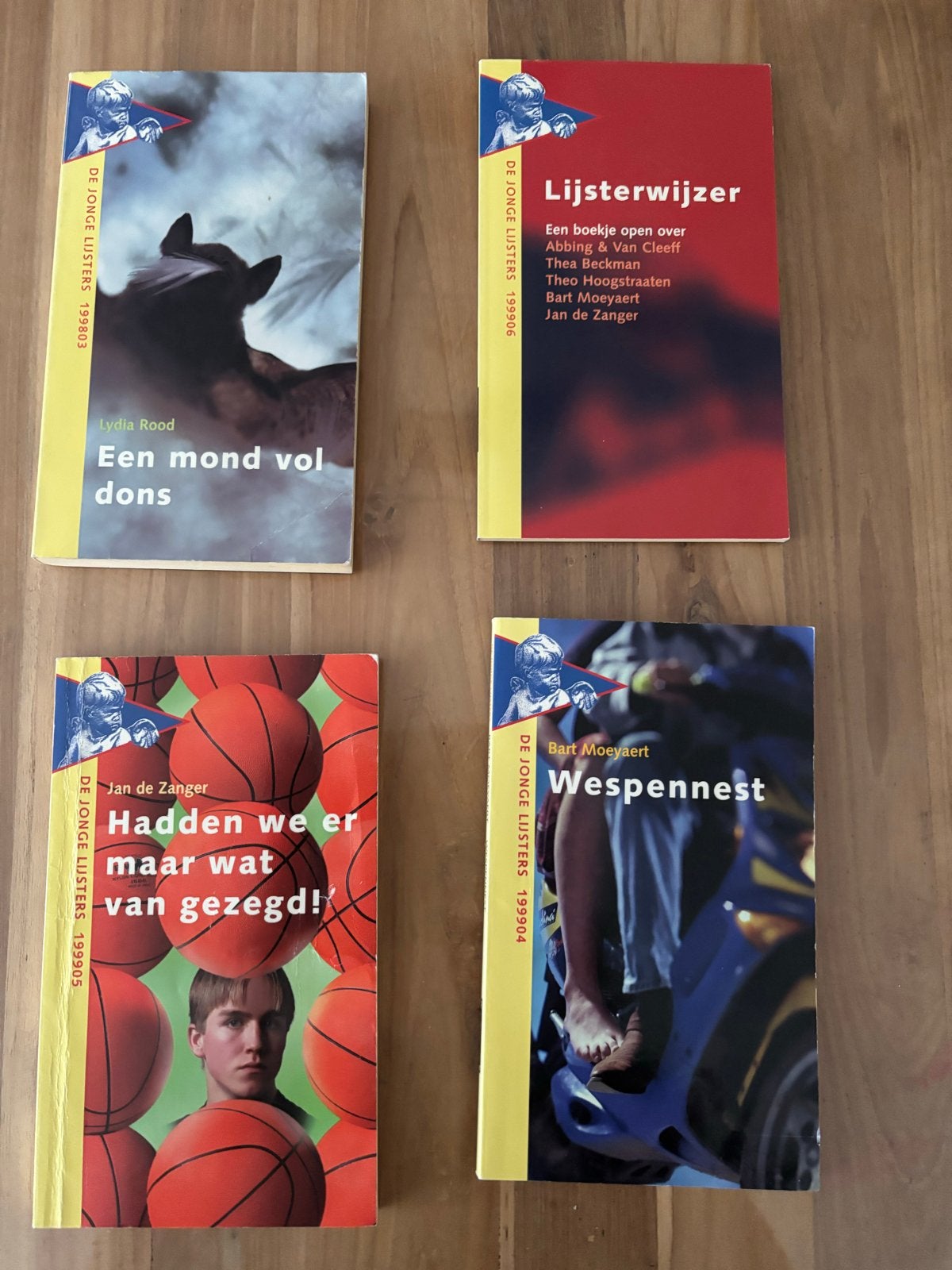 8 boeken 'De Jonge Luisteraars' - Diverse auteurs, Ophalen of Verzenden, Gelezen, Fictie algemeen