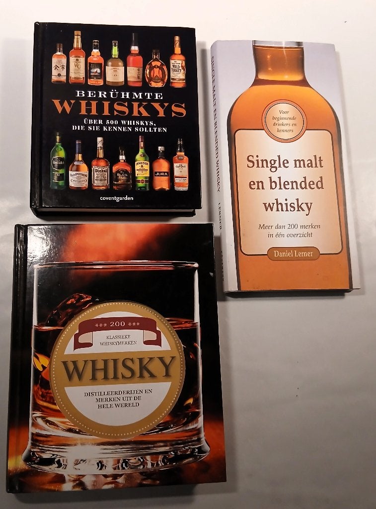 Whisky boeken set - 3 stuks naslagwerken beroemde whisky's, Boeken, Ophalen of Verzenden, Zo goed als nieuw, Diverse auteurs