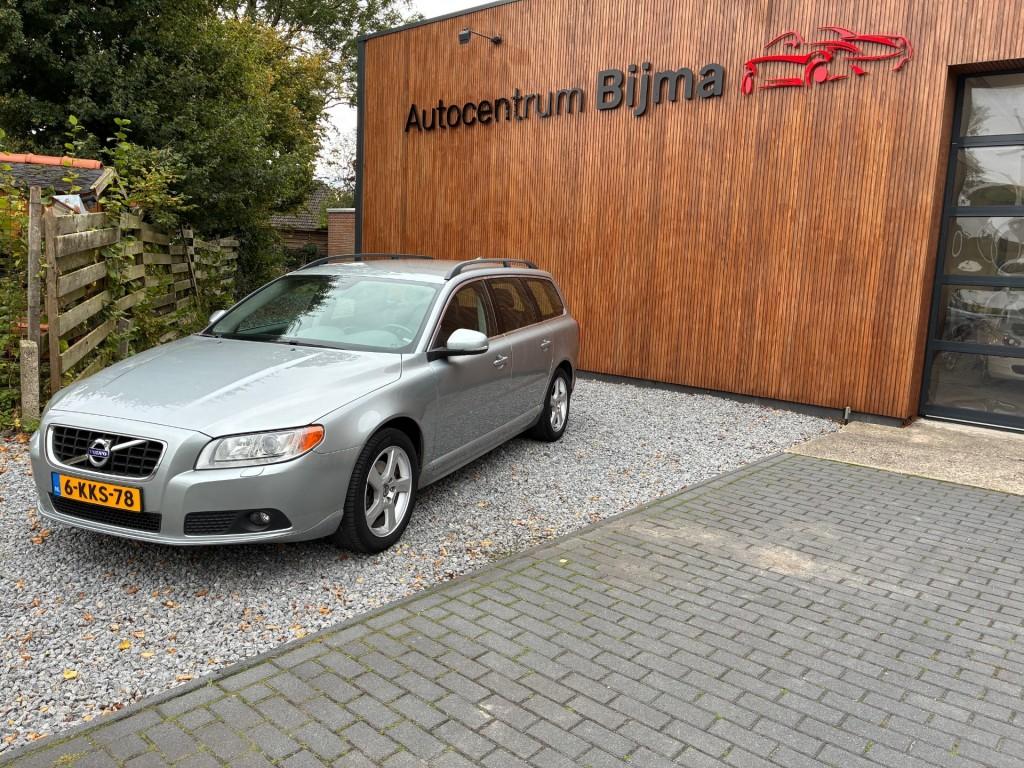 Volvo V70 1.6 T4 Nordic, 4 cilinders, Stoelverwarming, 1600 kg, Zilver of Grijs