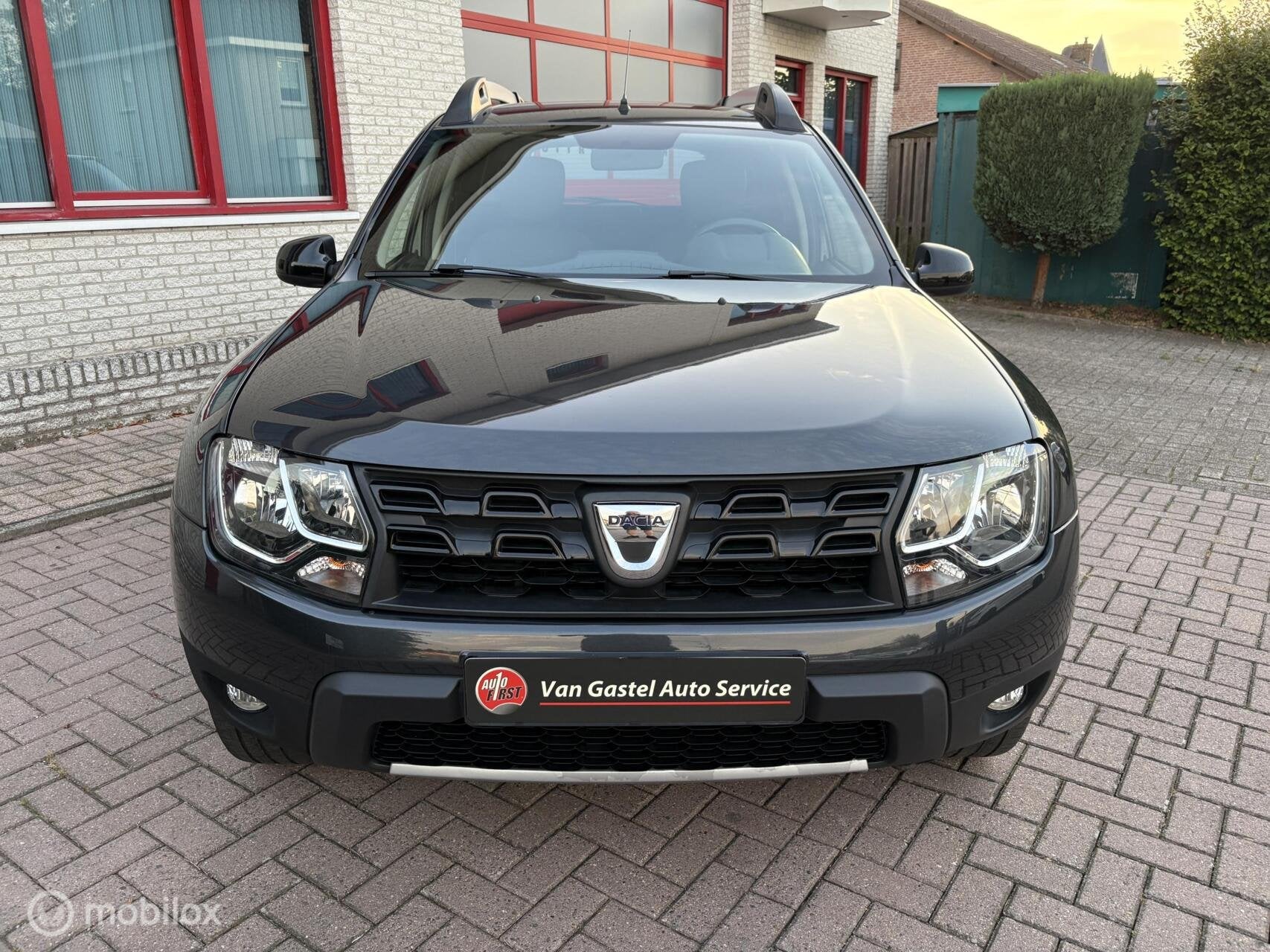 Dacia Duster 1.2 TCe 4x2 LEER/NAVI/CRUISE/TREKHAAK, Auto's, Voorwielaandrijving, 125 pk, Gebruikt, Duster