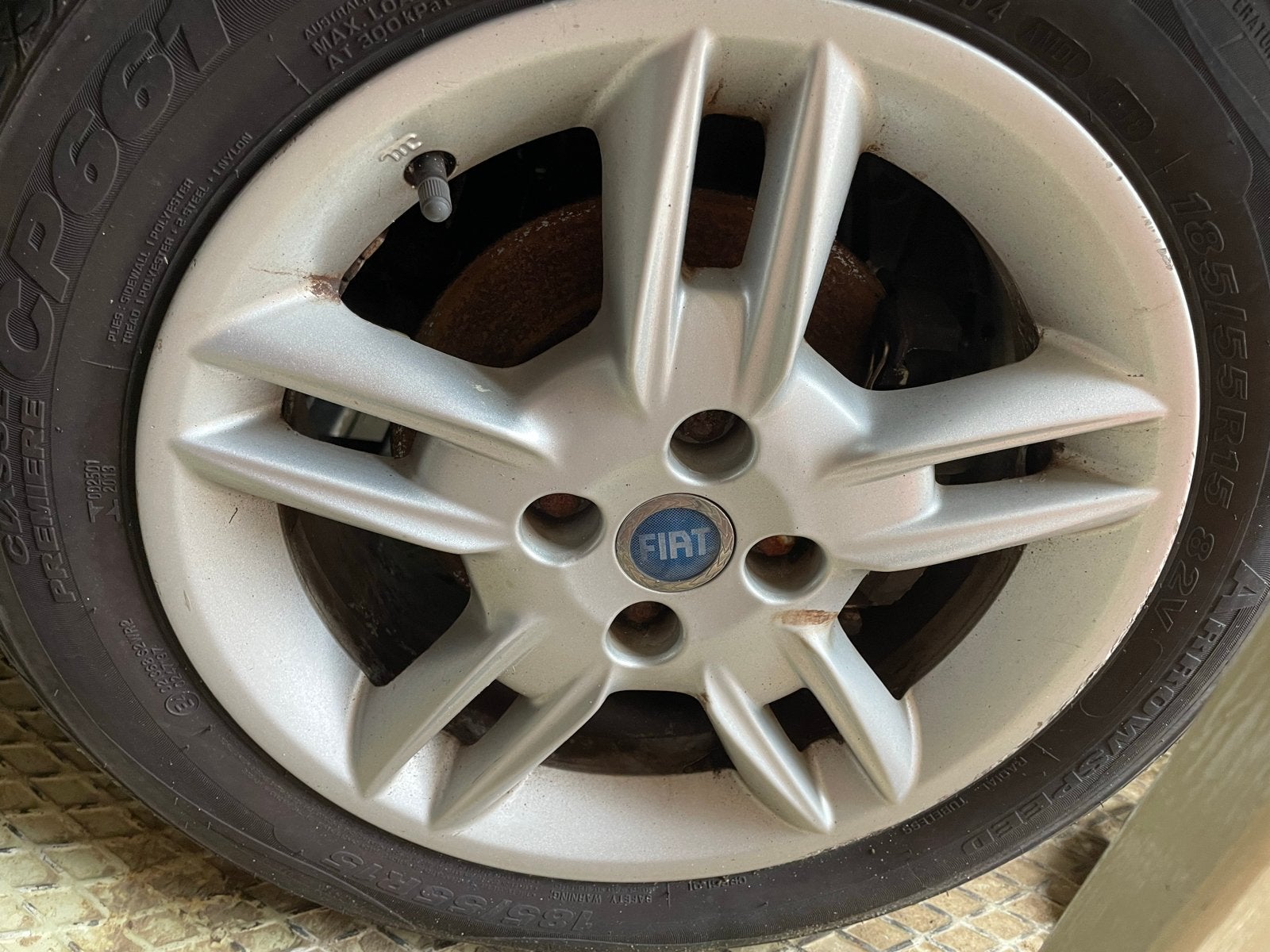 Fiat Velgen met Zomerbanden - 185/55 R15, Gebruikt, 15 inch, Banden en Velgen, Personenwagen