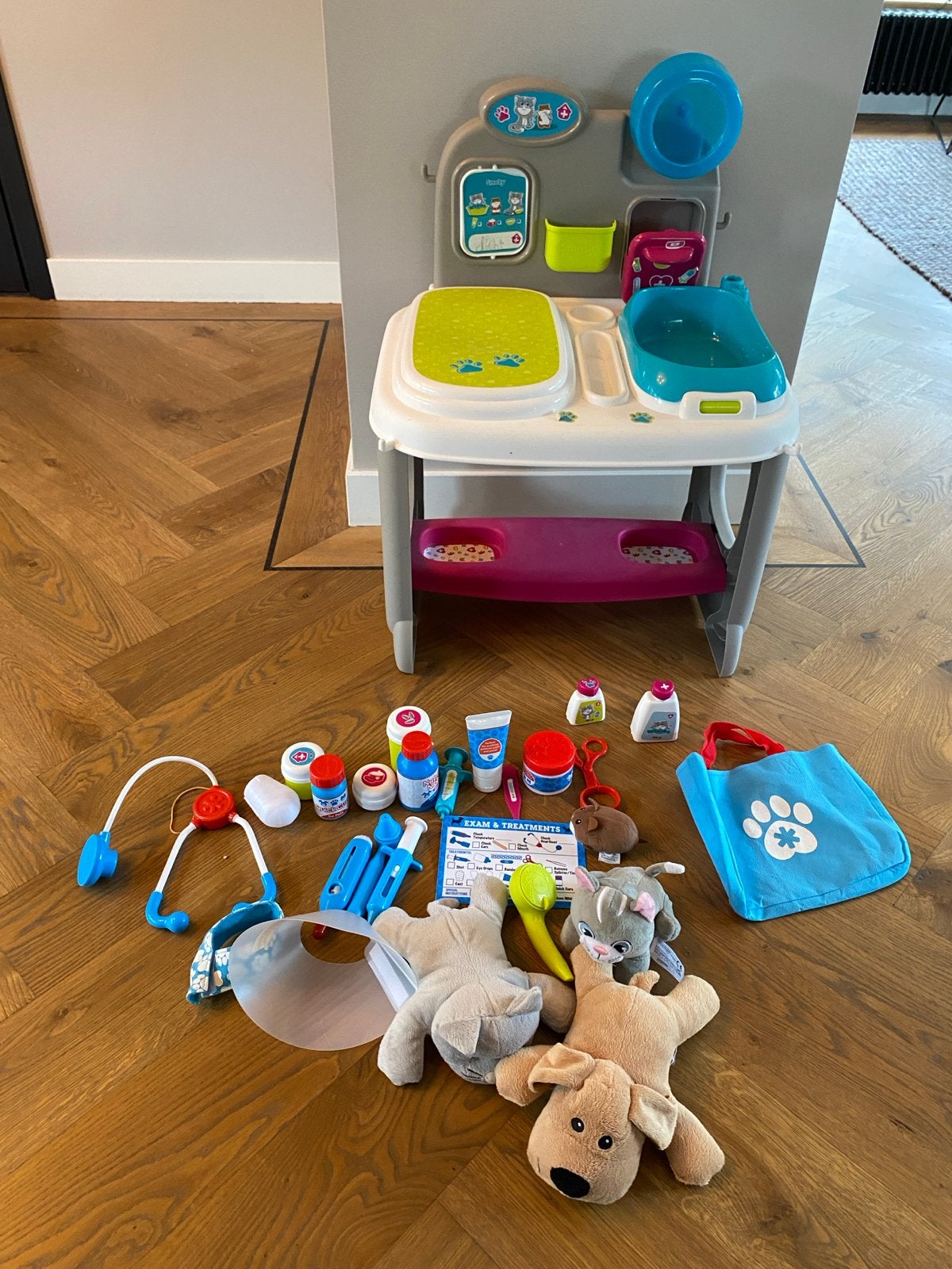 Dierenarts speelset met accessoires en knuffels, Ophalen, Gebruikt, Jongen of Meisje