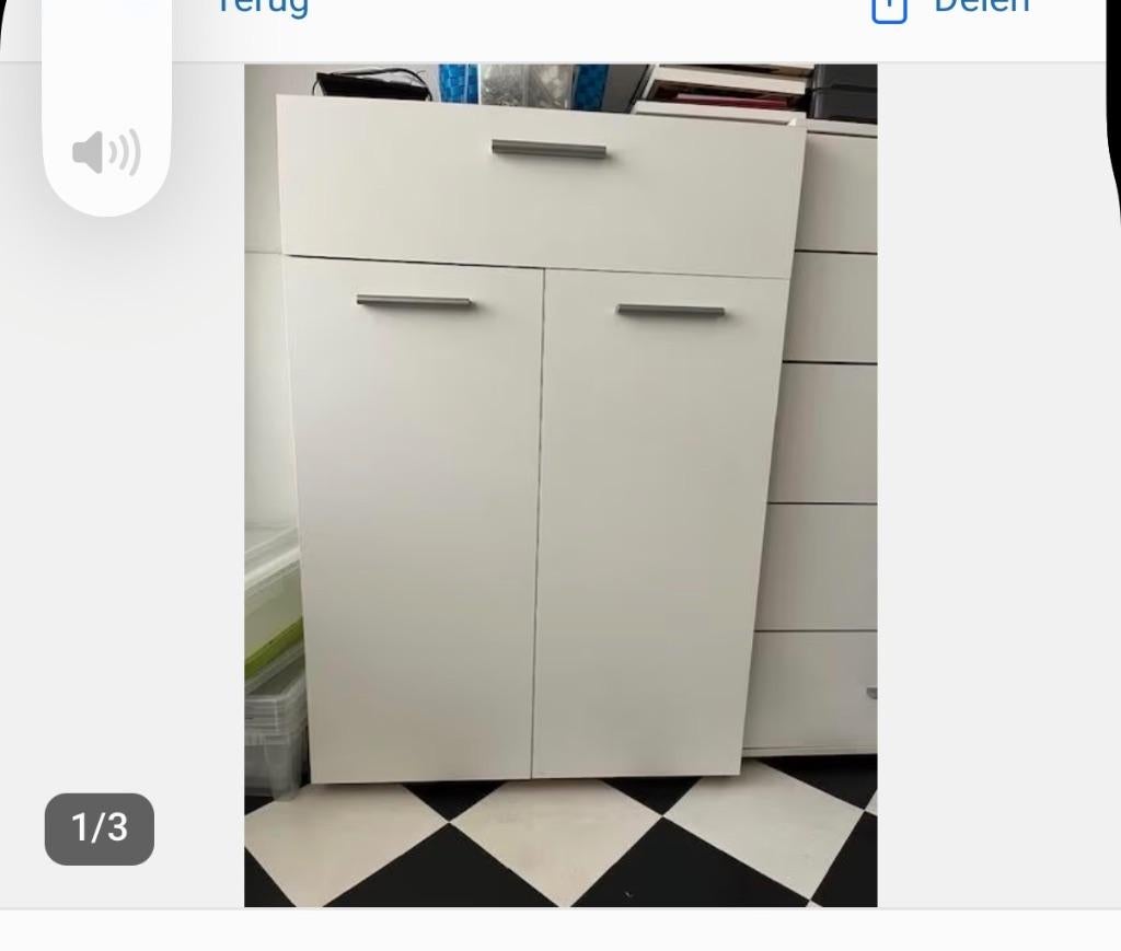 Wit Tvilum wandkast met twee deuren met een plank, Huis en Inrichting, Kasten | Dressoirs, Ophalen, Zo goed als nieuw, 25 tot 50 cm