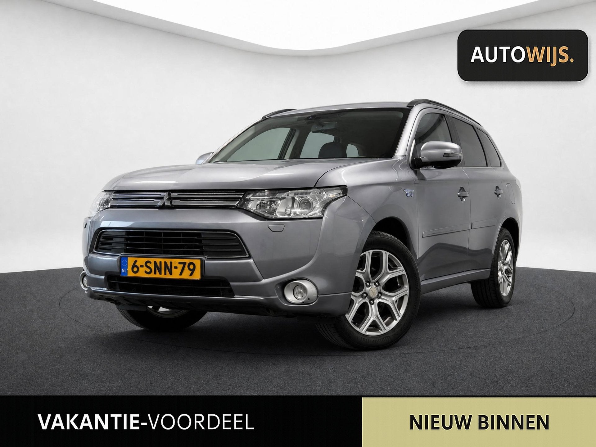 Mitsubishi Outlander 2.0 PHEV Instyle|LEDER|PANO|CAMERA|TREK, Auto's, Mitsubishi, Automaat, Euro 5, Zwart, Bedrijf