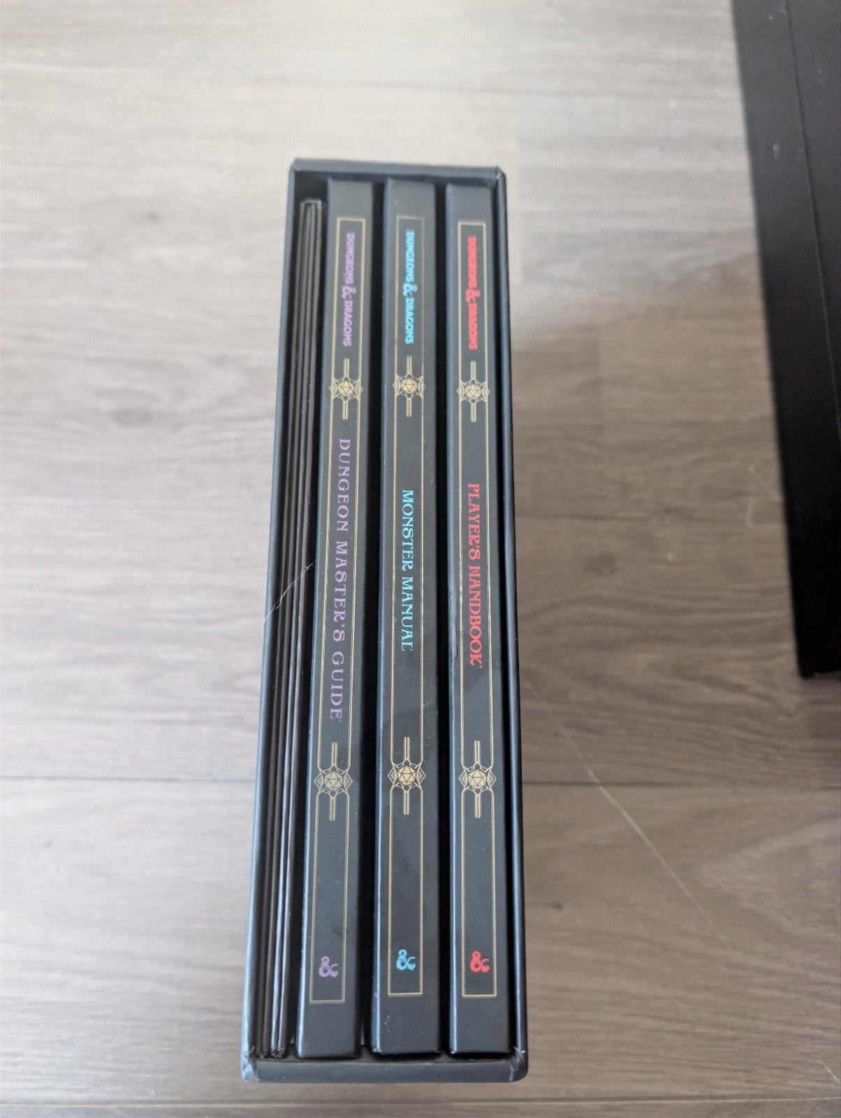 D&D Core Rulebook Gift Set (Alt Cover - Zwarte Box), Boeken, Fantasy, Gelezen, Ophalen of Verzenden