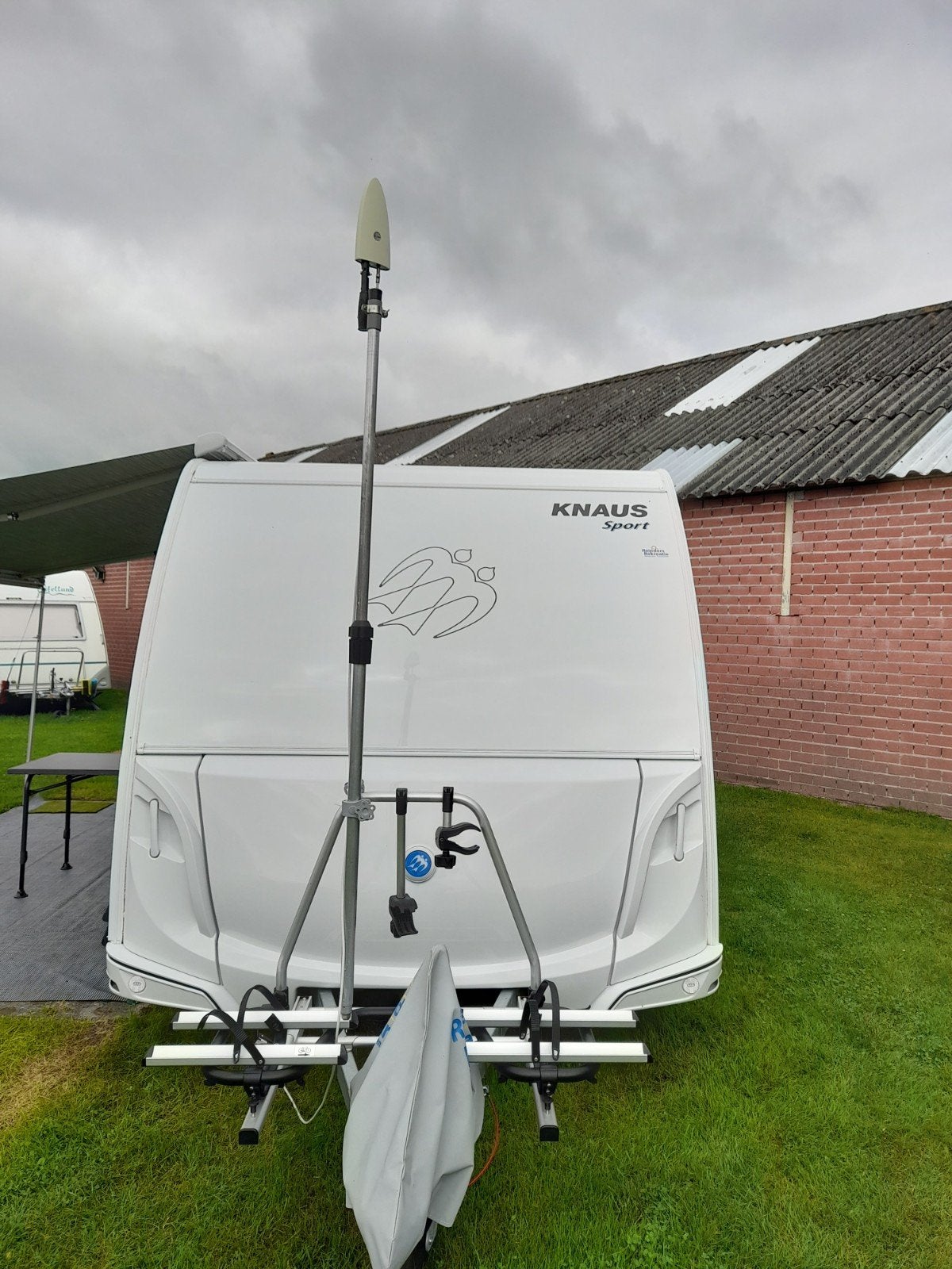 Antennemast voor digitenne of schotel uitschuifbaar, Ophalen
