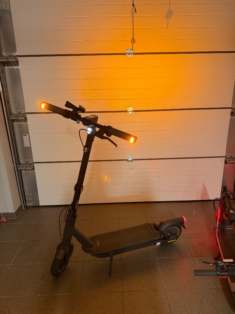 Elektrische step, Fietsen en Brommers, Steps, Ophalen, Zo goed als nieuw, Elektrische step (E-scooter), Segway Ninebot
