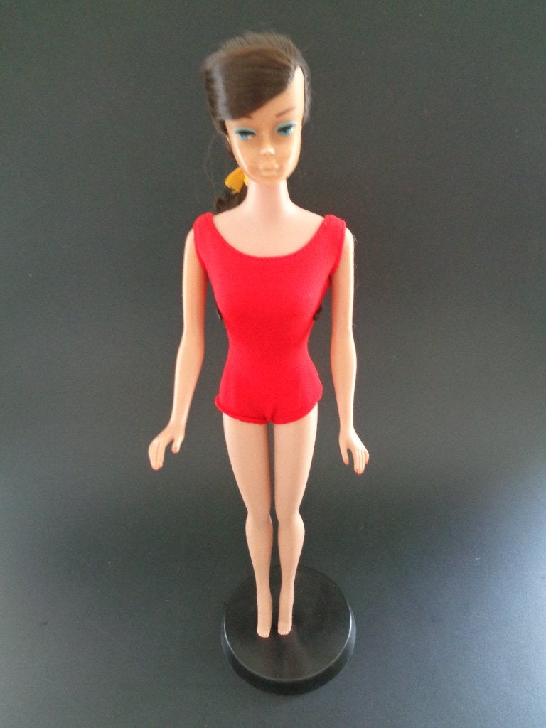 Barbie SL swirl brunette 850 met rood badpak, Verzamelen, Ophalen of Verzenden, Zo goed als nieuw, Pop