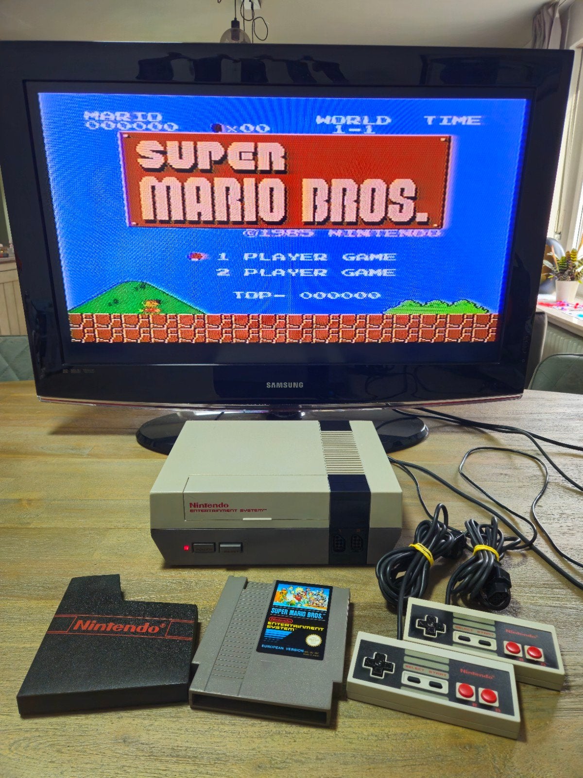 Nintendo NES Console Set + 2 Controllers & Super Mario Bros, Ophalen of Verzenden, Gebruikt, Met 2 controllers, Met games