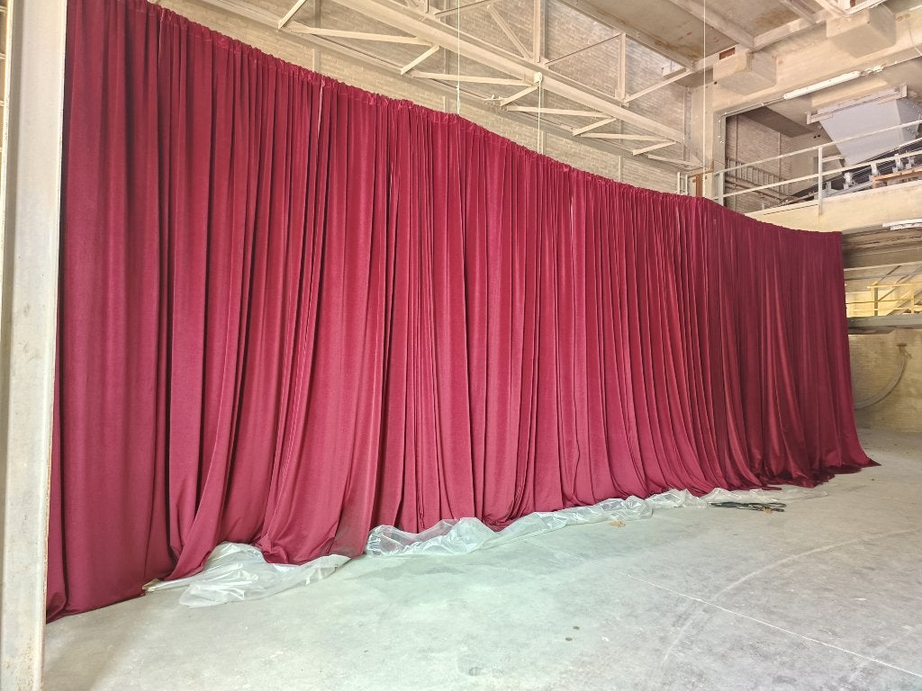 Theatergordijn / Scheidingsgordijn 15x4m Bordeaux rood, Ophalen, 200 cm of meer, Zo goed als nieuw, 200 cm of meer