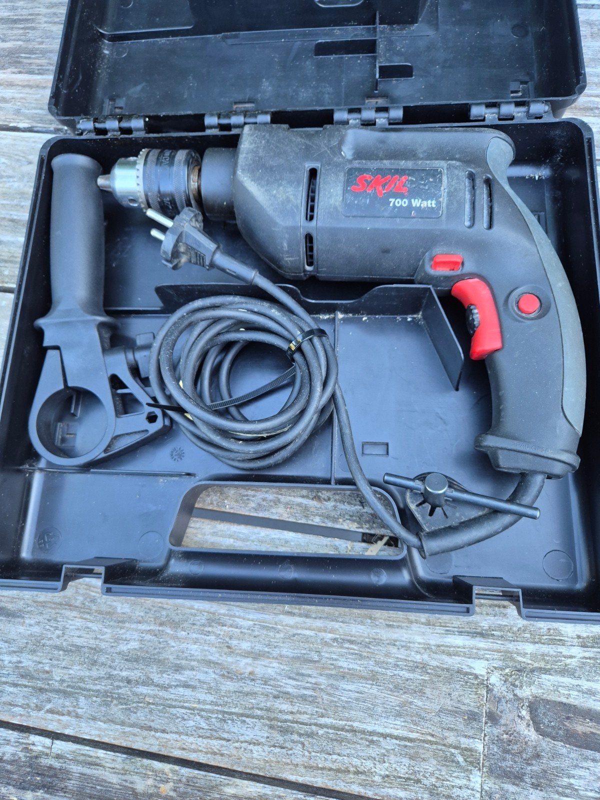 Skil Boormachine 700 Watt met Koffer, Ophalen of Verzenden, Gebruikt, 600 watt of meer, Boormachine