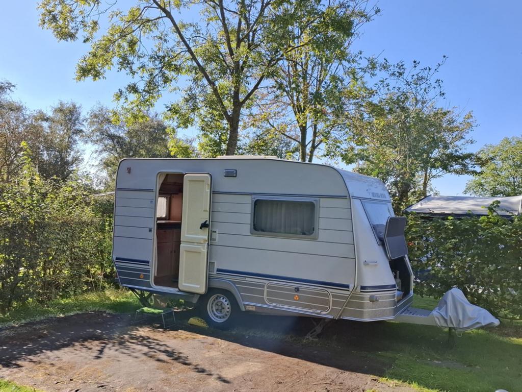 Eriba Nova Caravan met voortent en schuurtent, Caravans en Kamperen, Caravans, Vast bed, Tot en met 2, 750 - 1000 kg, Particulier