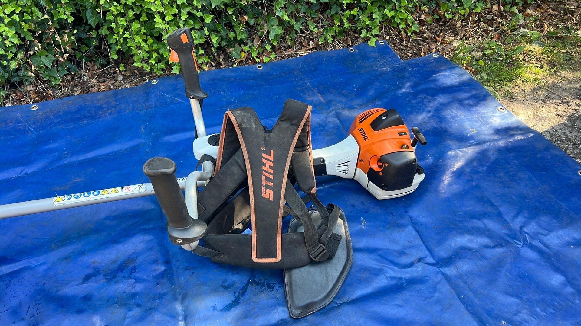 Stihl FS560C Bosmaaier met harnas. Garantie, Ophalen, Benzine, Fs560C, Zo goed als nieuw